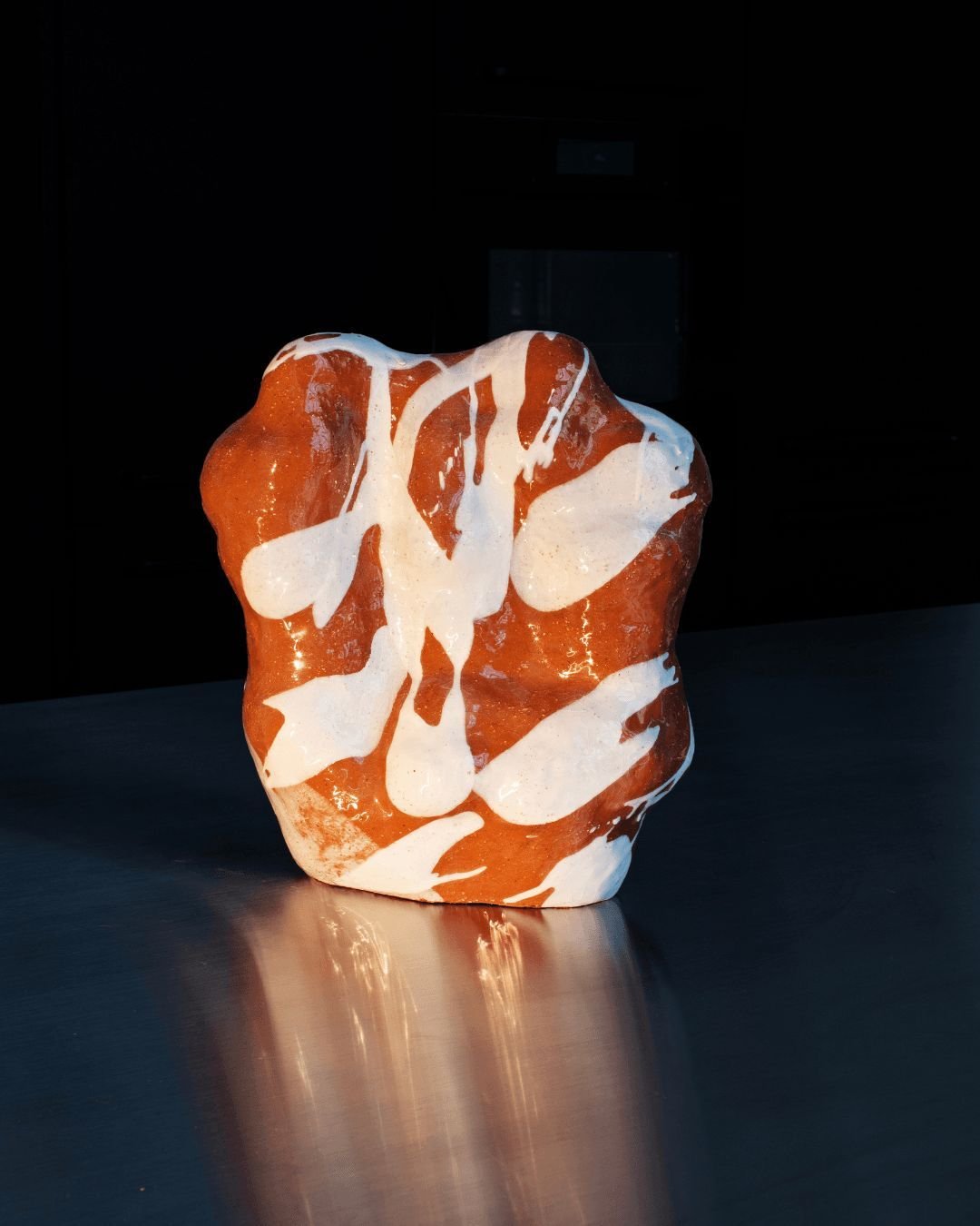 Rooted in folklore, ecology, and slowness, Estonian artist @LauraP6ld&rsquo;s work unfolds as tactile poetry. ✨

Clay, textiles, and assemblage become vessels of memory &mdash; reminders that we are never separate from the materials we touch. Her pie