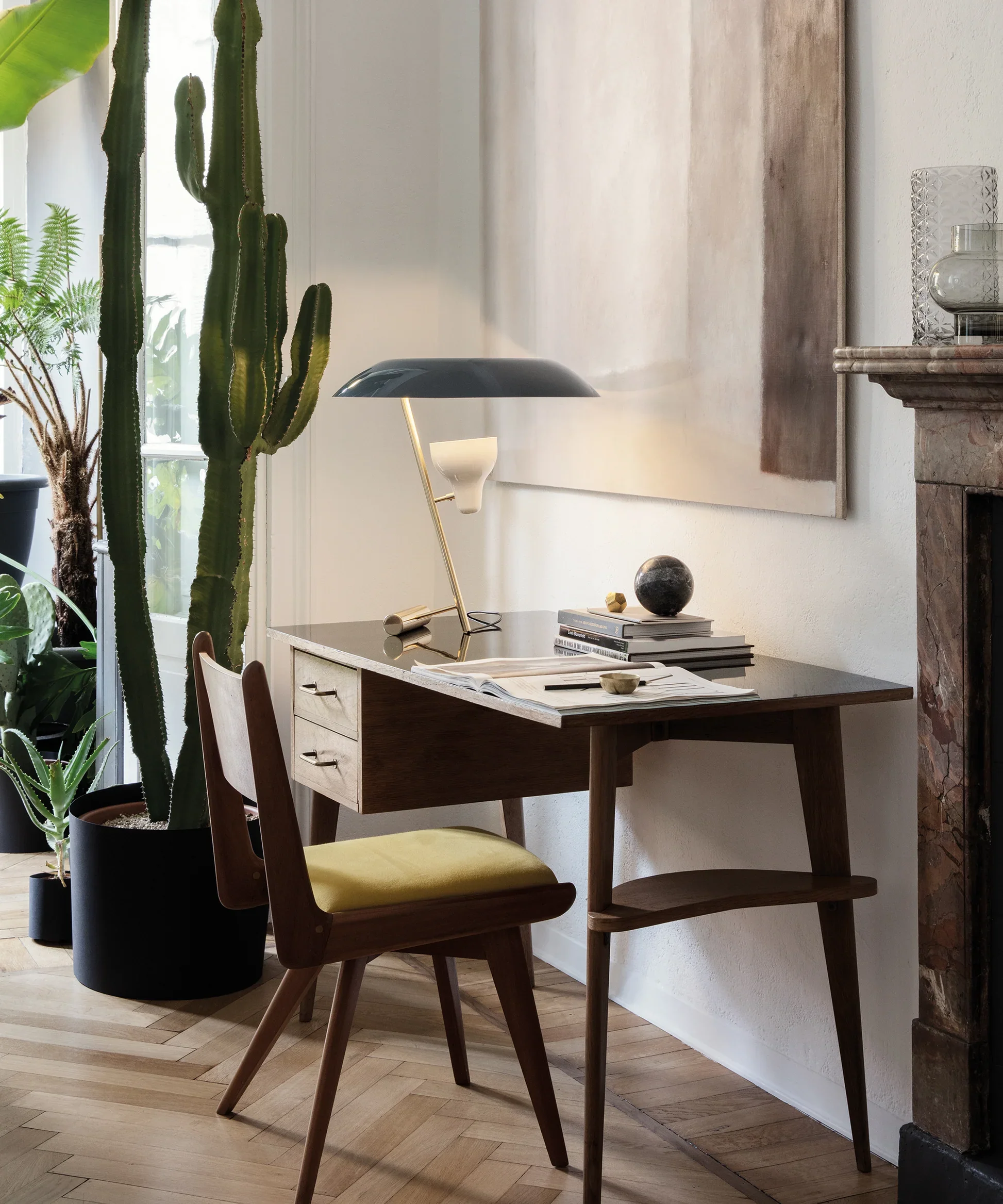model-548-table-lamp-08.webp