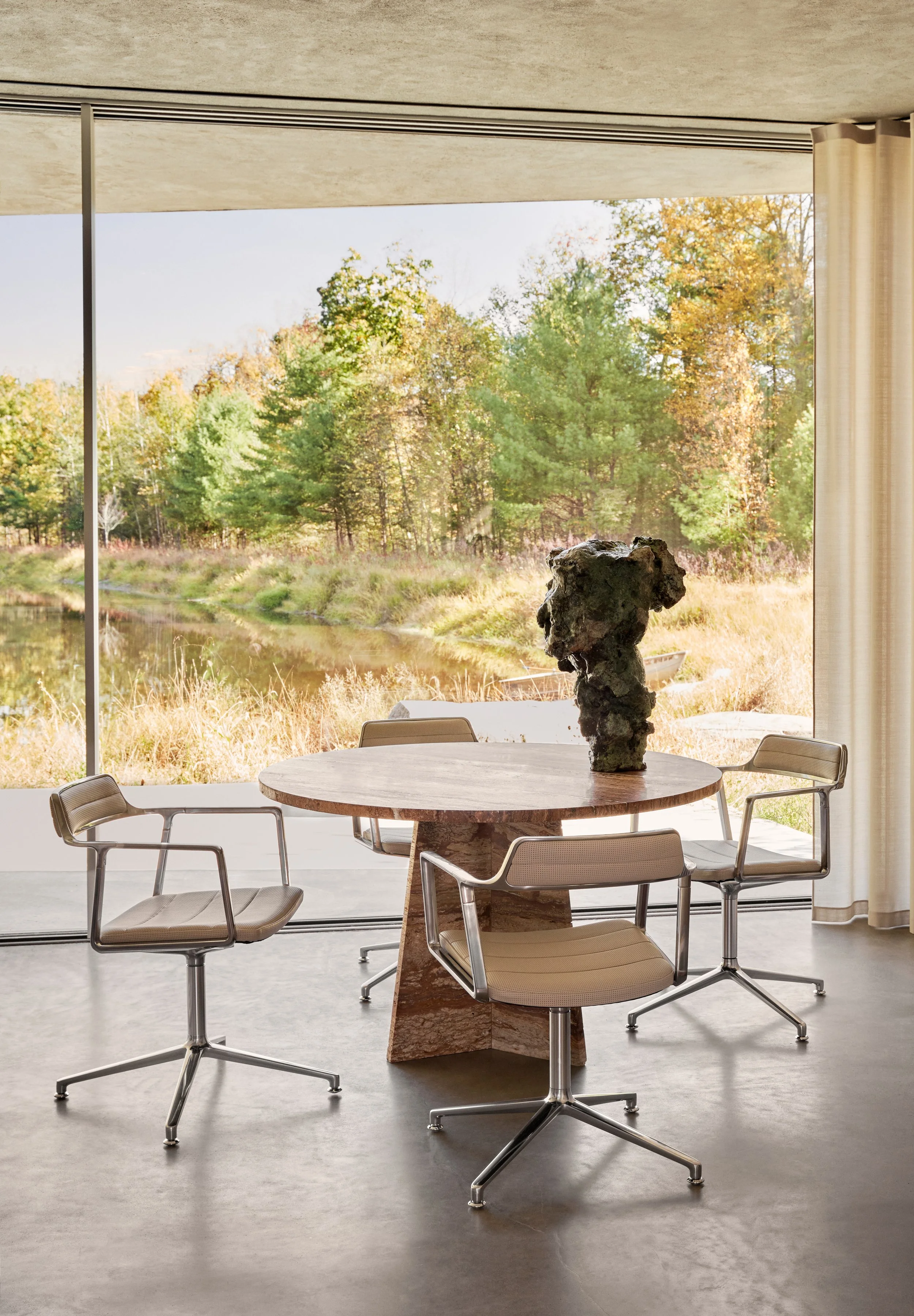 vipp-upstate-new-york-livingroom-01.jpg