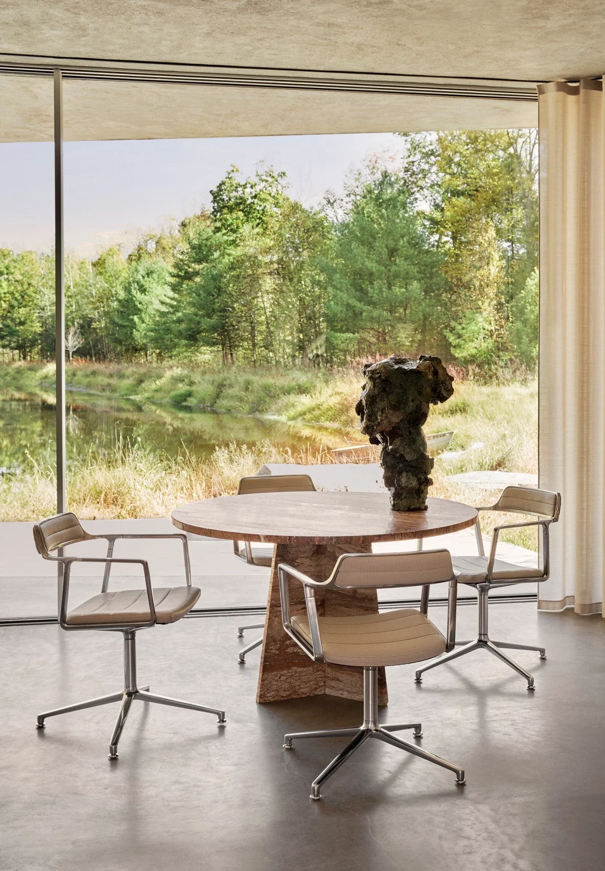 vipp-upstate-new-york-livingroom-summer-01.jpg