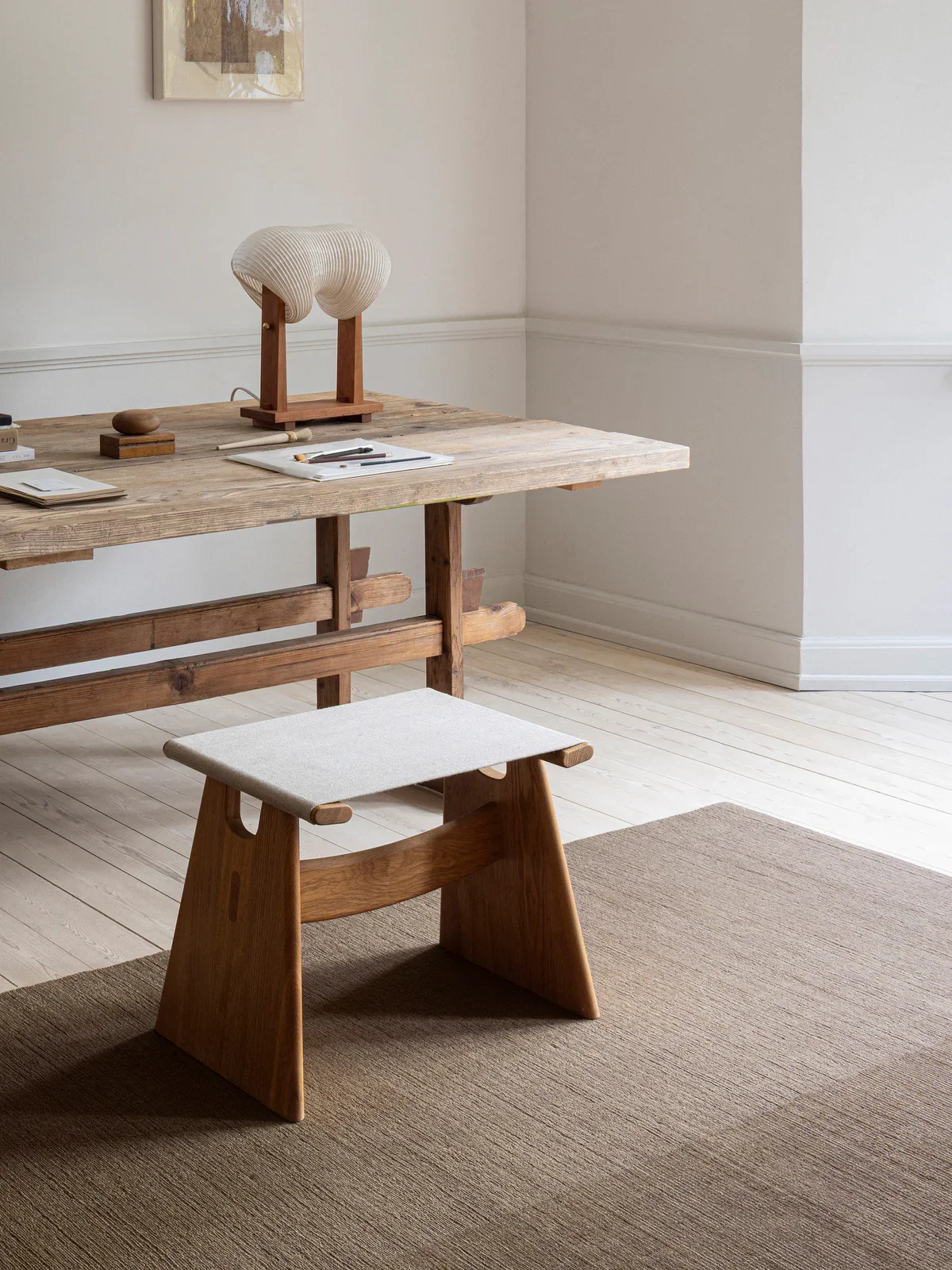 Linie_Design_Echo_Yano_Olive_Brown_Image_02_1200x.webp