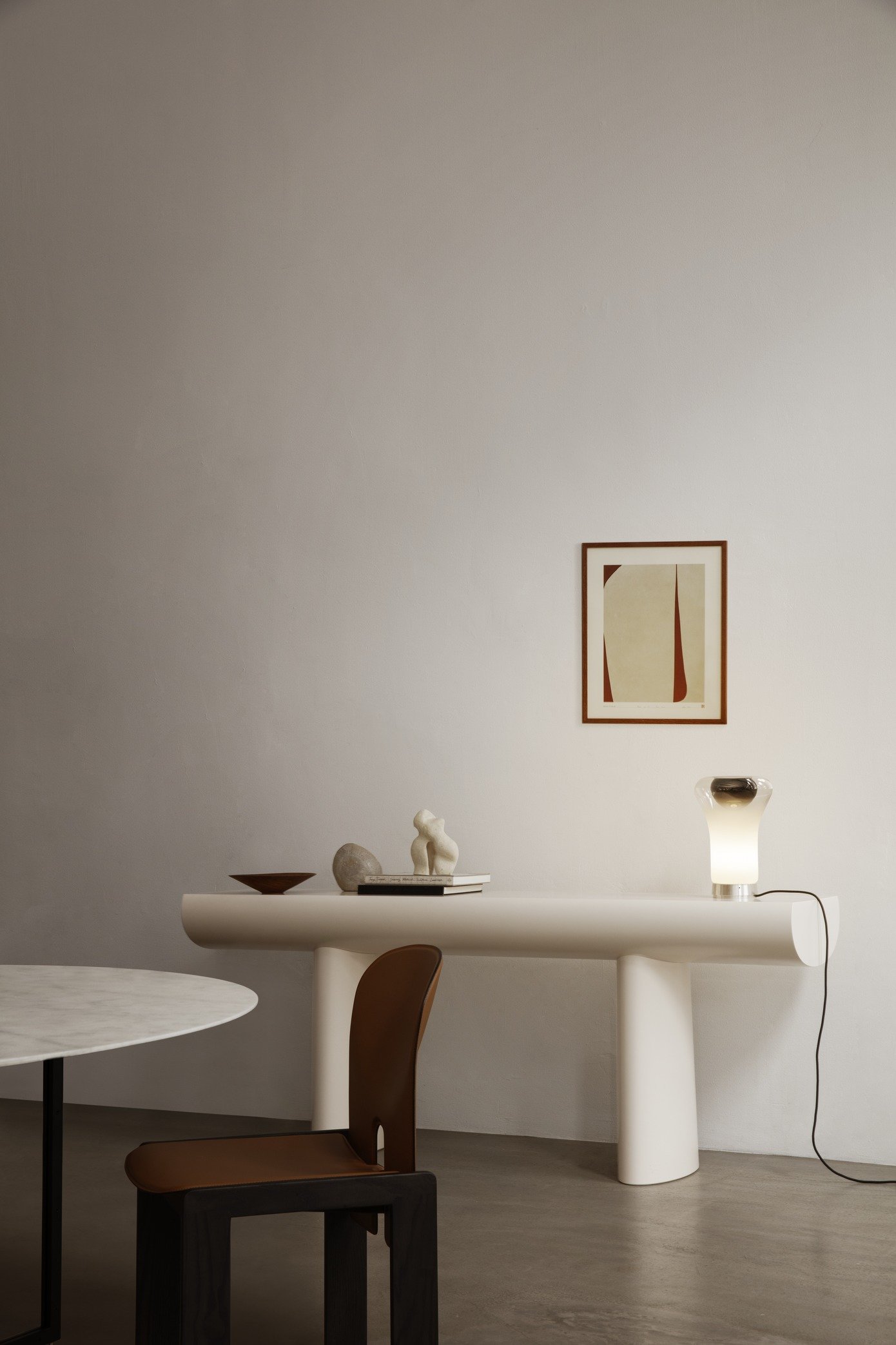 Karakter_Scarpa121_TheHess_Console_Saffo_wLight_Lifestyle.jpg