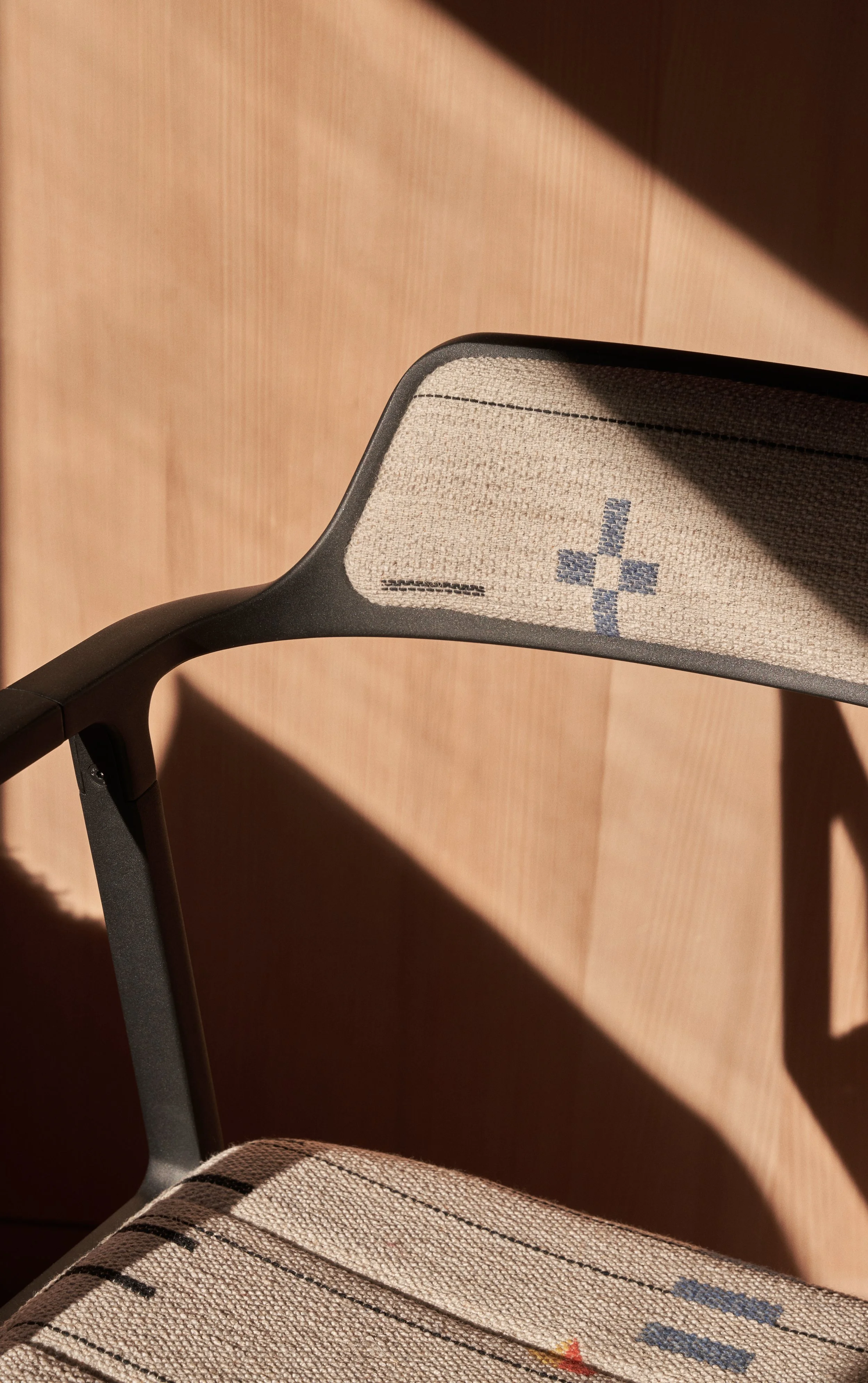 vipp_montafon-haus_swivel chair-04.jpg