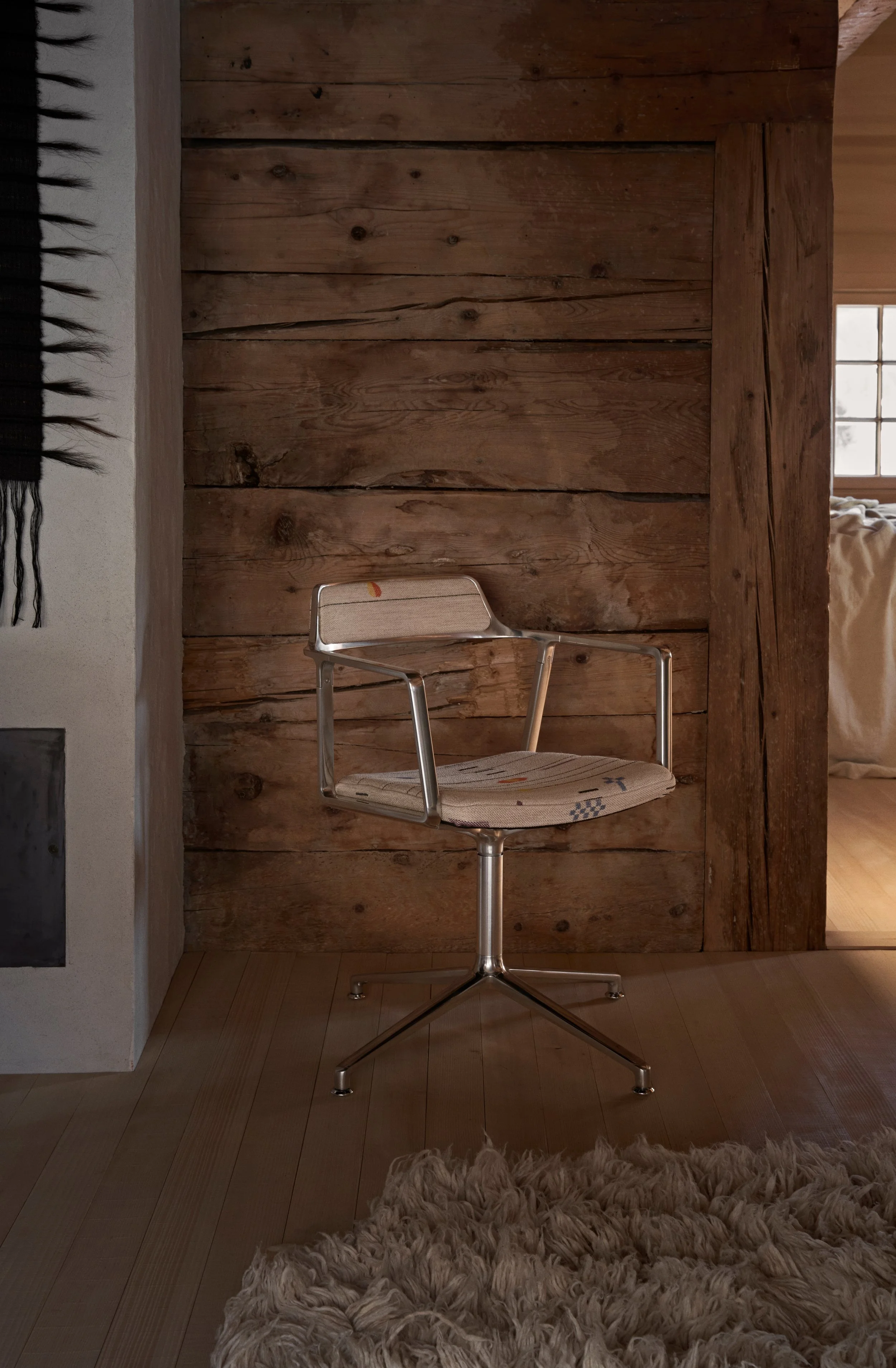vipp_montafon-haus_swivel chair-01.jpg