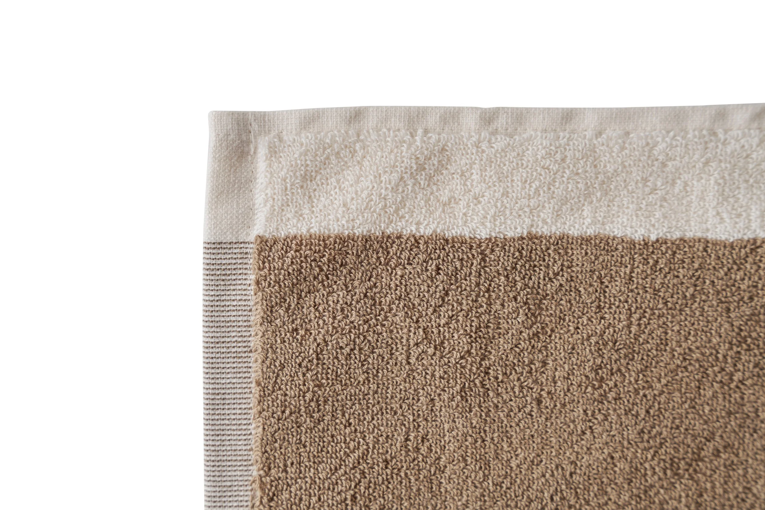 vipp-102-105-towel-taupe-detail-01.jpg