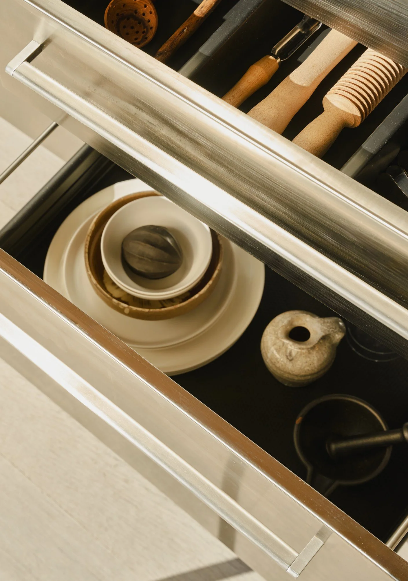 vipp900-v4 kitchen-julia khan anselmo campaign-detail-13.jpg