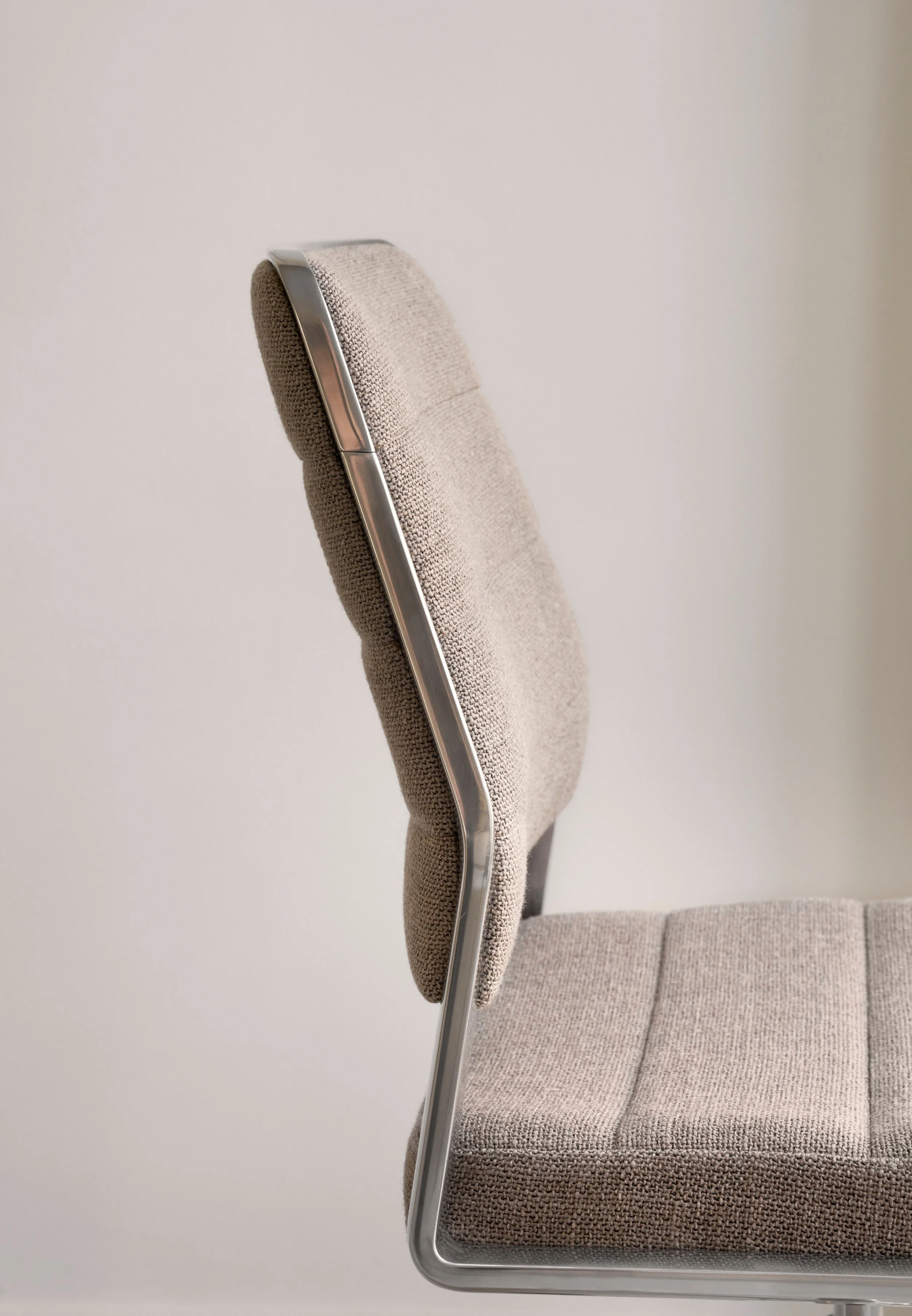 vipp454+-swivel-alu-gliders-tenzo-textile-detail-01.jpg