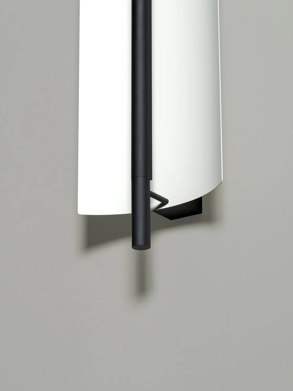 Lamina45-aplique-detalle-OFF-EnricBadrinas-SantaCole-2022-x1000.jpg