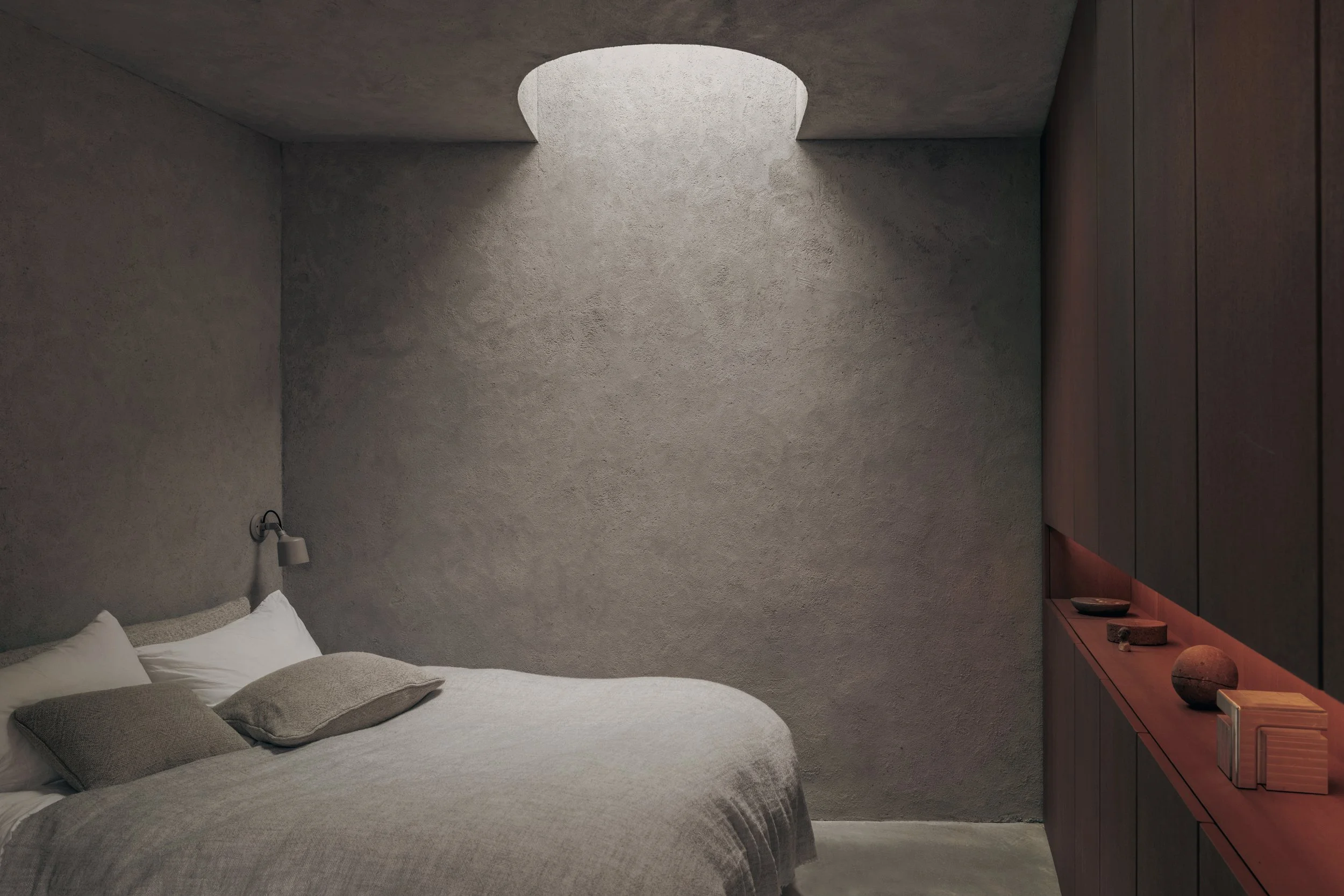 vipp-upstate-new-york-bedroom-Richard Gaston-08.jpg