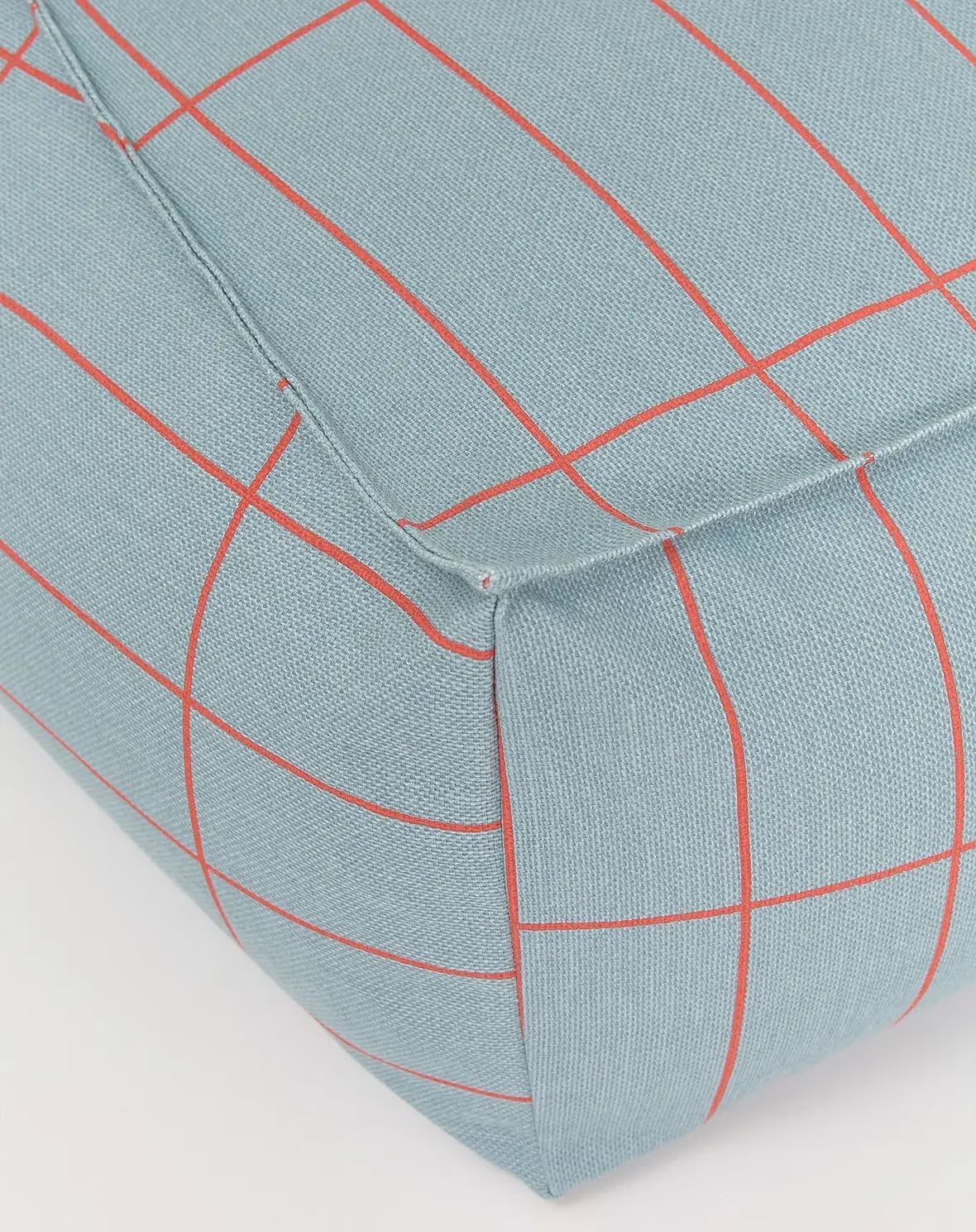 vibes-long-beanbag-adult-blue-red-grid-nobodinoz-2-8435574942685.webp