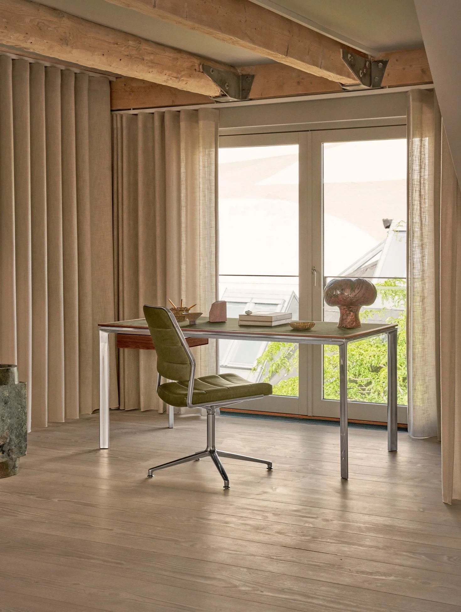 vipp-454-swivel-chair-alu-bosco-green-gliders-04.jpg