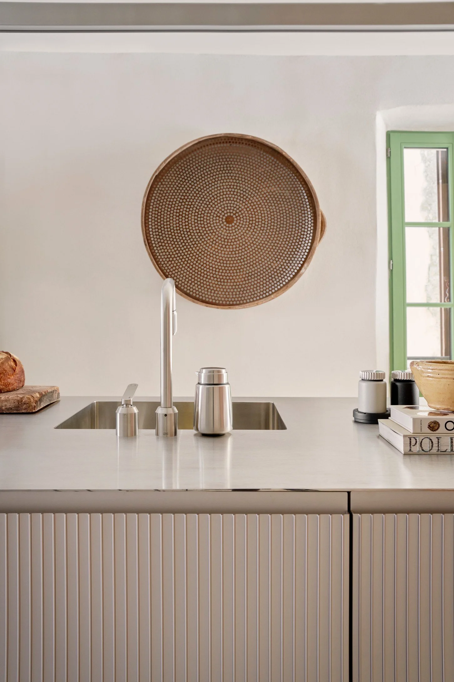 vipp-lagrasse-kitchen-detail-01.jpg