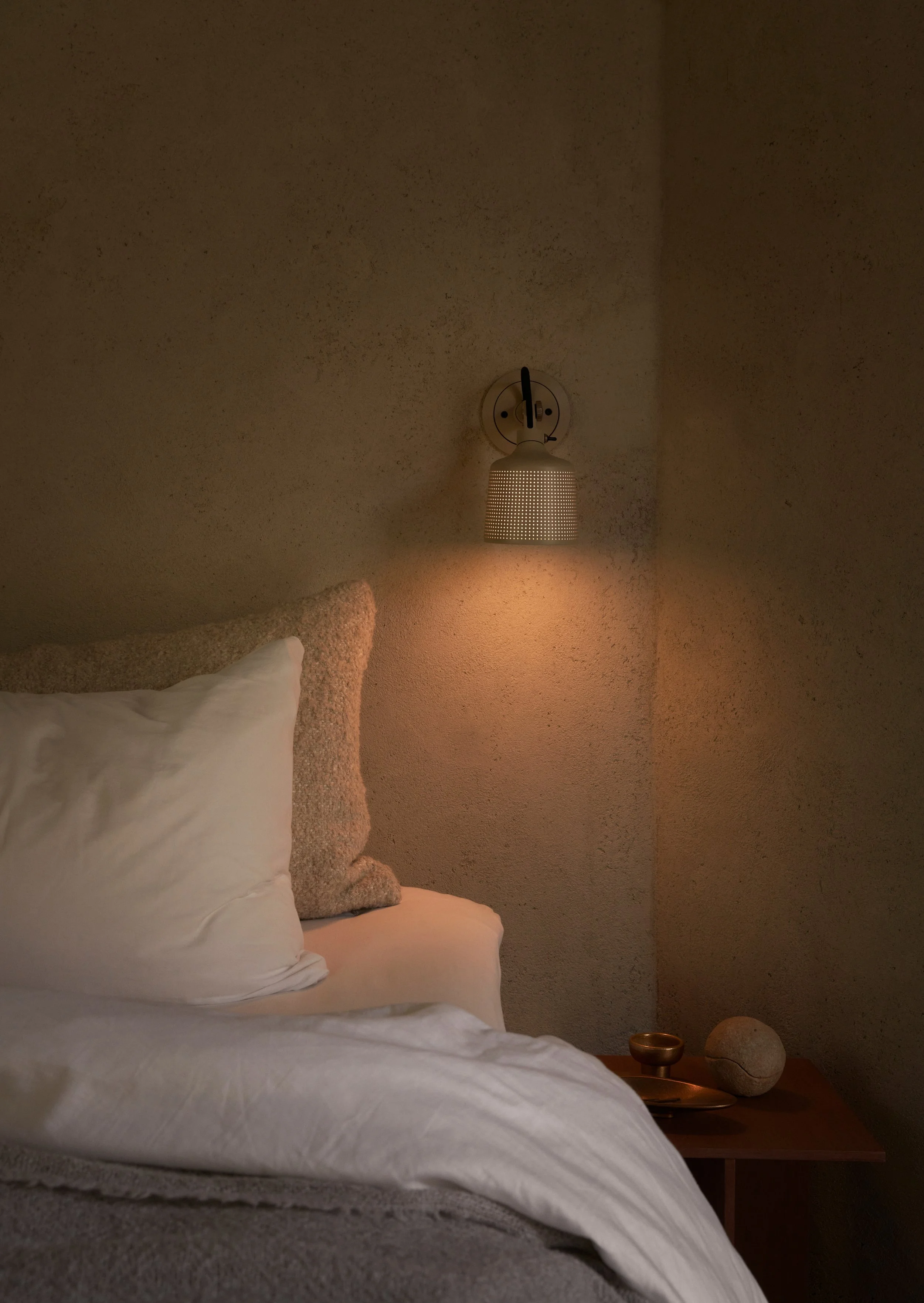 vipp-upstate-new-york-bedroom-02.jpg
