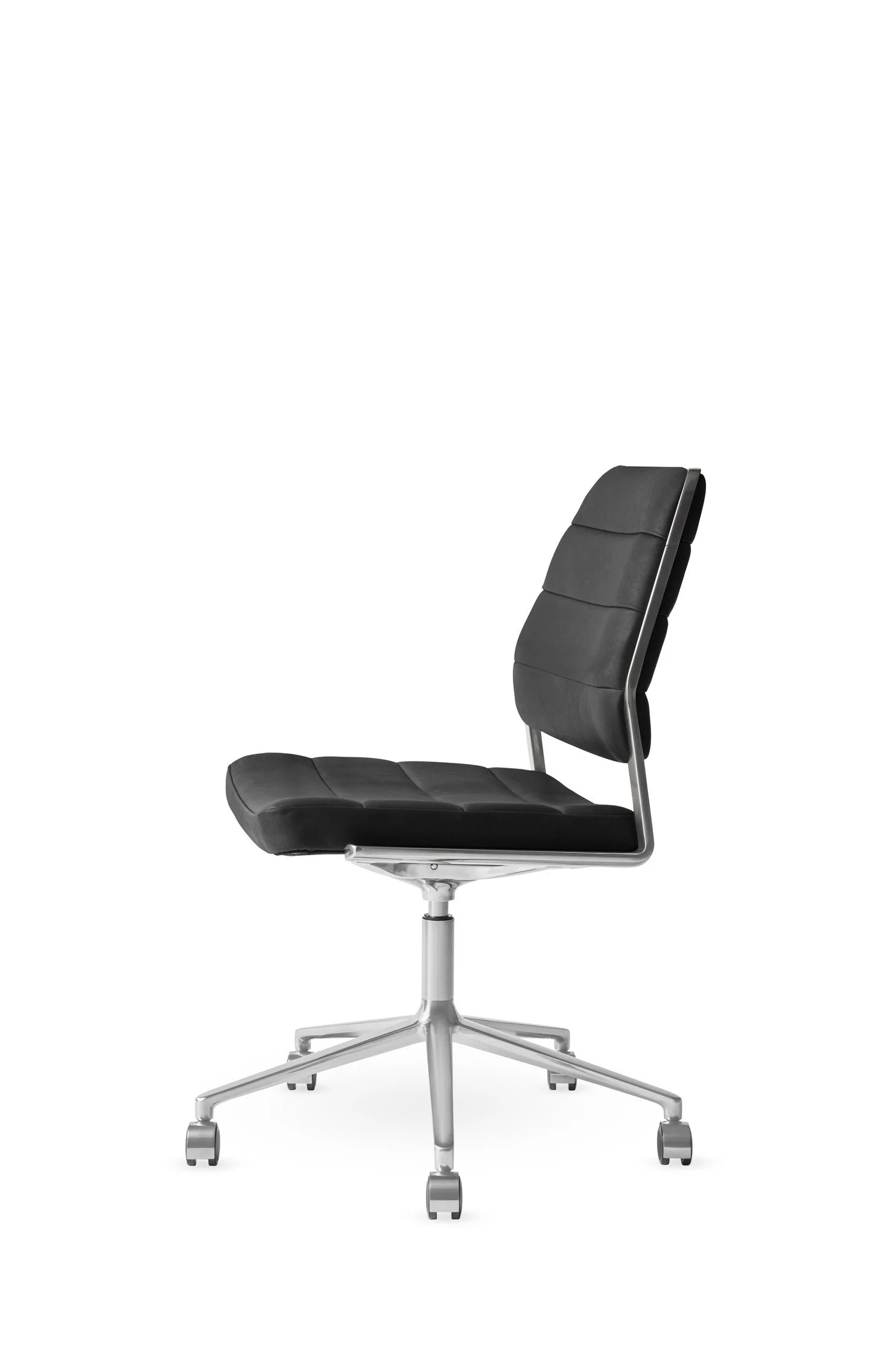vipp454+-swivel-chair-alu-black-leather-castors-02.jpg