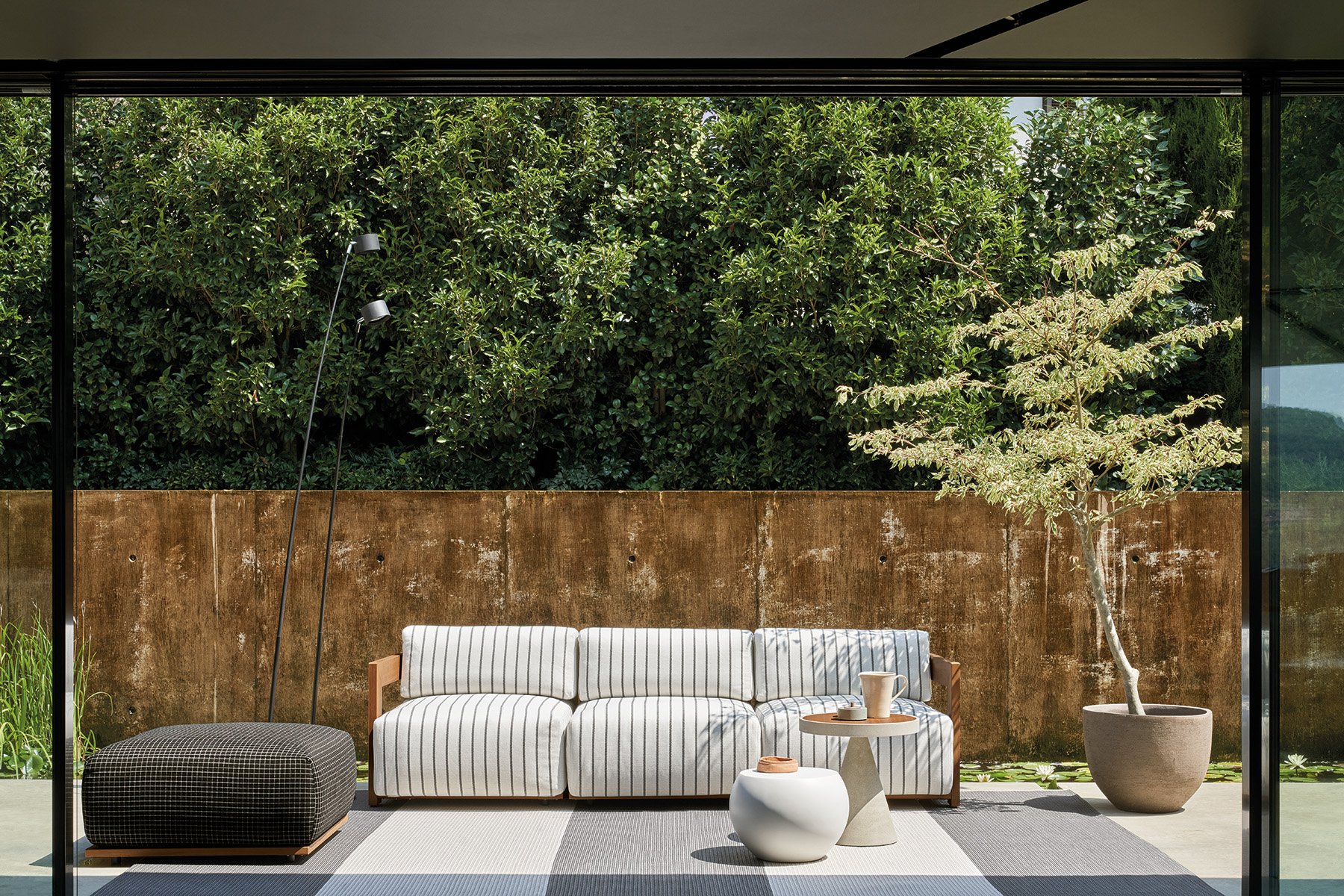 Claud-open-air-setting-1800x1200-02.jpg