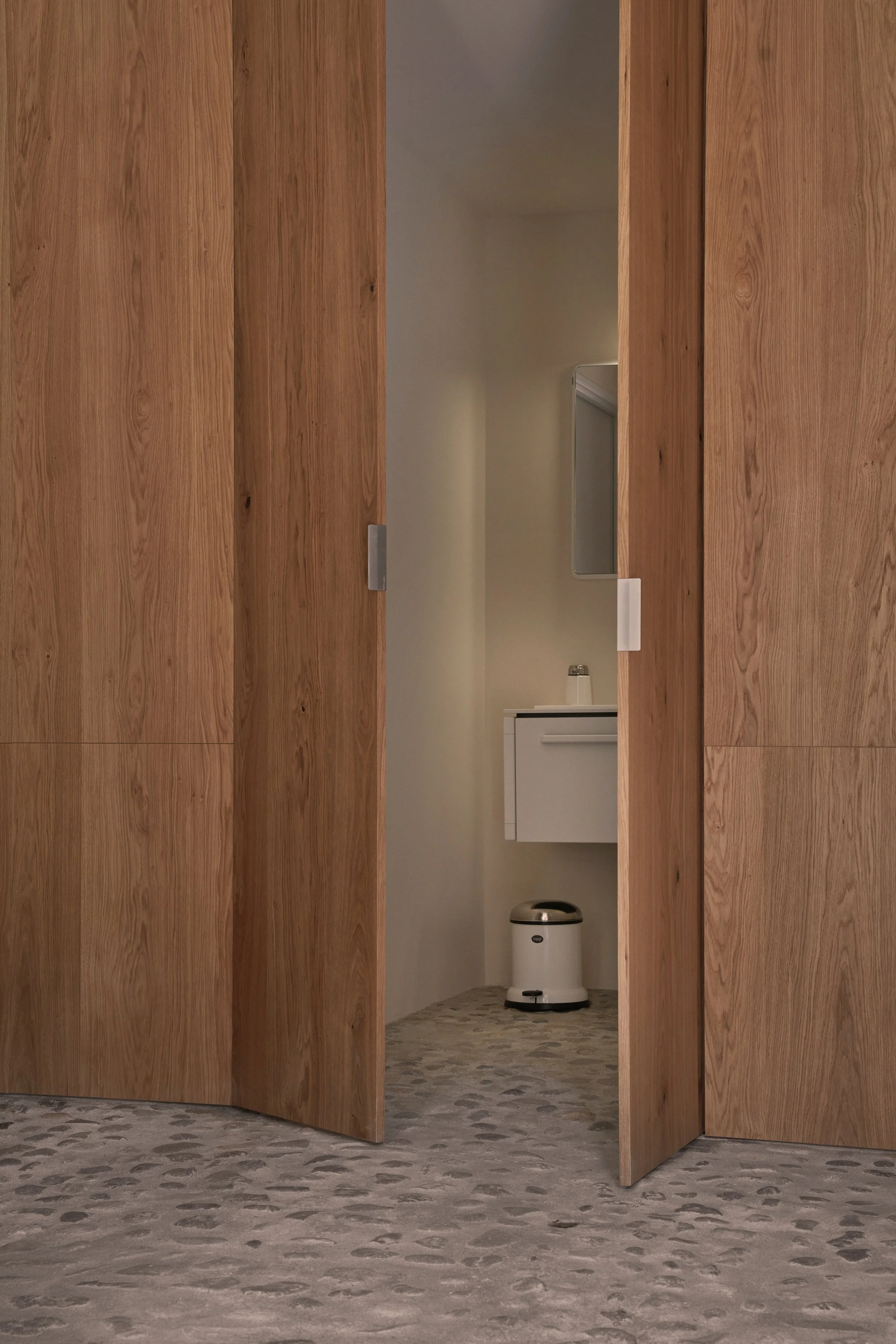 vipp-lagrasse-bathroom-04.jpg