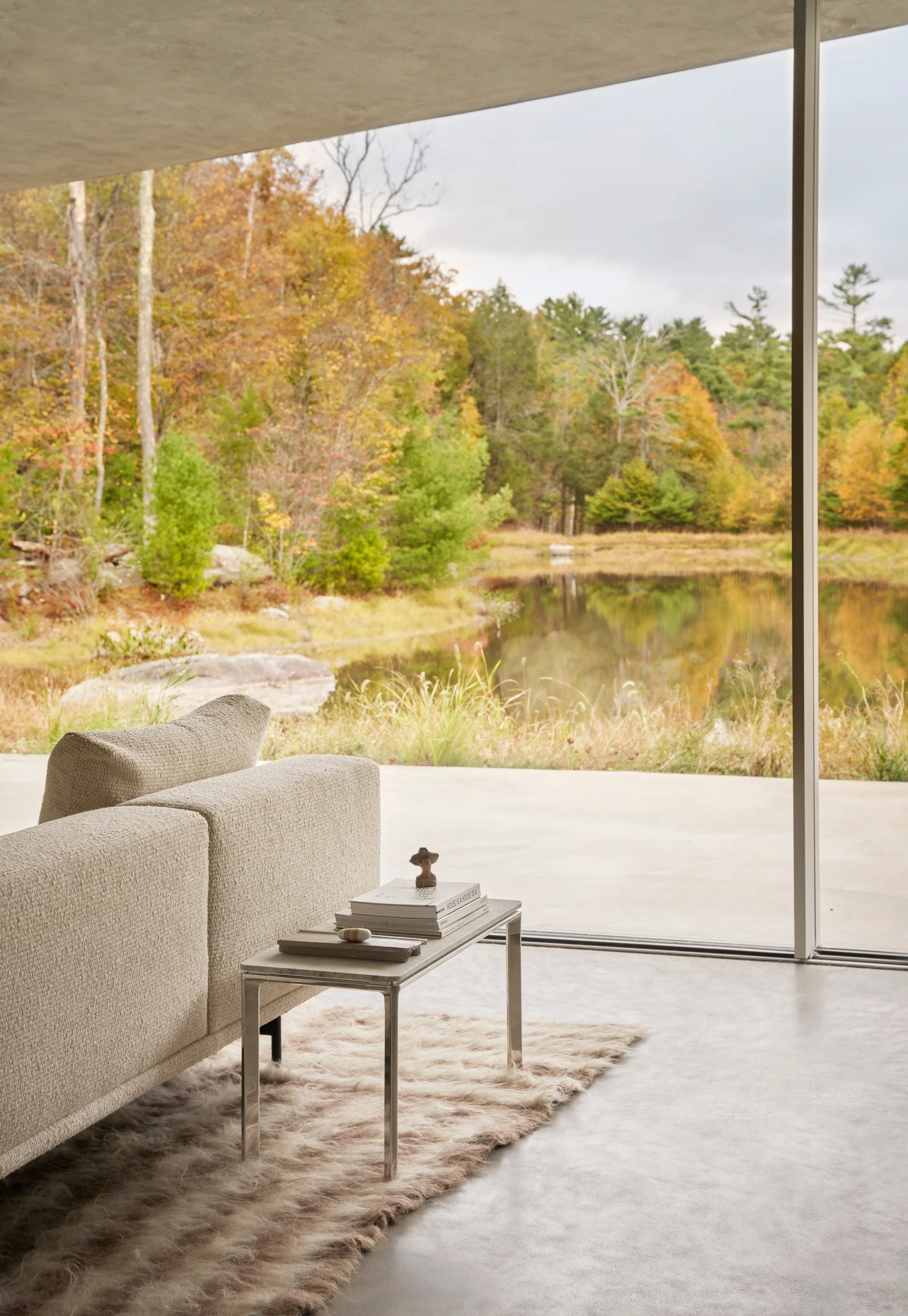vipp-upstate-new-york-livingroom-04.jpg