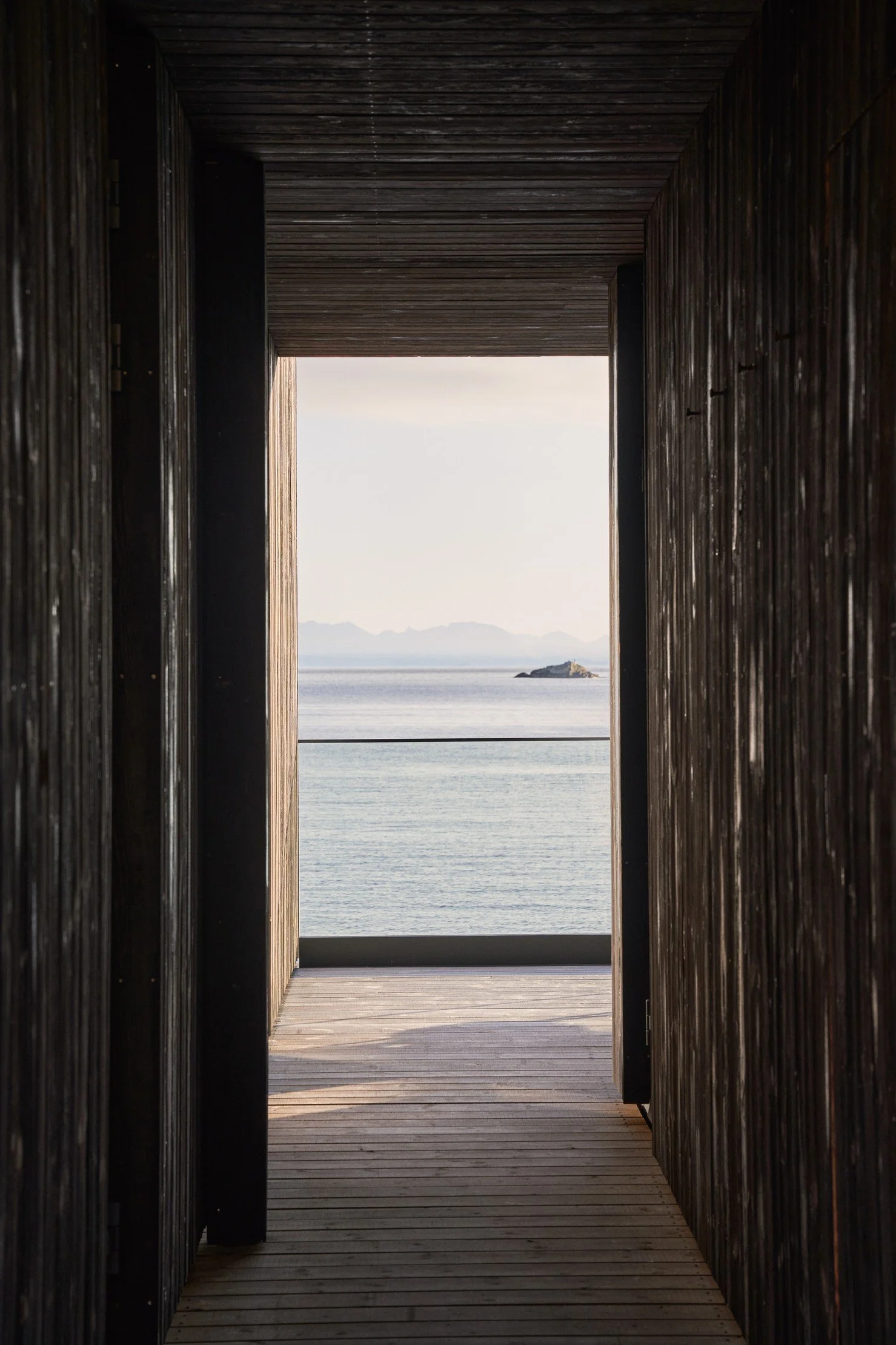 vipp-lofoten-guesthouse-view-02.jpg
