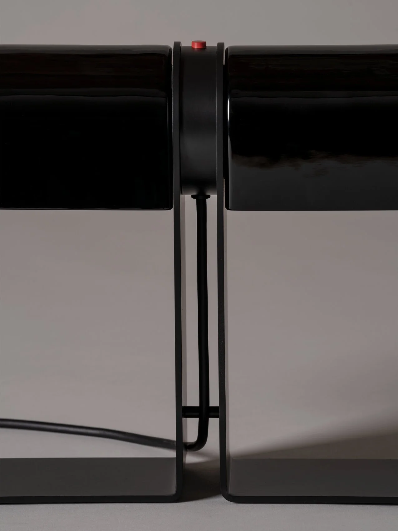 Duo-negro-detalle-OFF-SantaCole-EnricBadrinas-2022-02-x1700.jpg