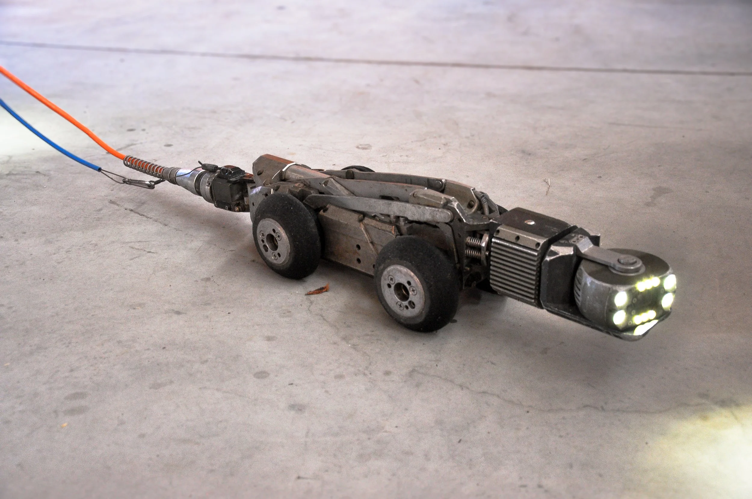 Eine Kamera für TV Kanalinspektionen zur präzisen Dokumentation von Abwassersystemen.