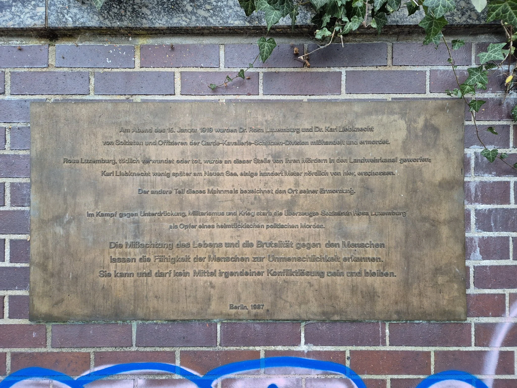 Rosa Lux Denkmal 2.jpeg