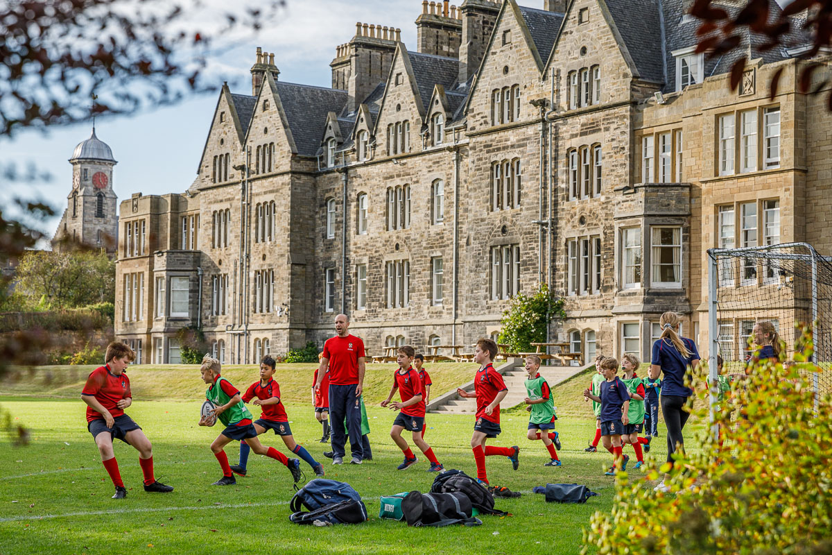 boarding-schools-in-the-uk---best-top-boarding-schools-in-the-uk-for-boys-and-girls-with-the-best-education-sistem-and-admission-info-here's-the-full-list-of-uk's-best-boarding-schools.png