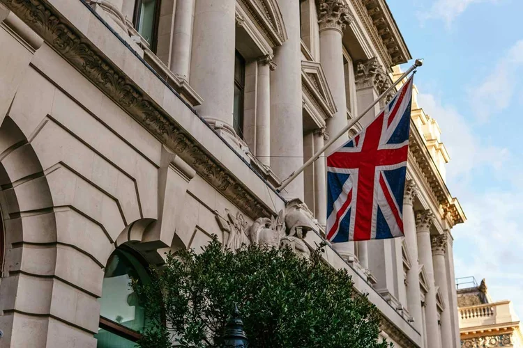UK tax for Americans moving to the UK — residence, the FIG regime and your first tax return