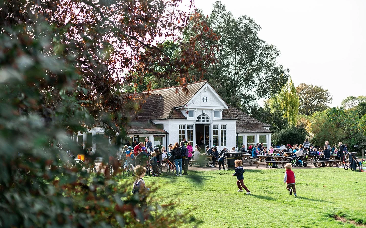 London living near parks and good schools, London areas with woodland access families, London neighbourhoods with forest and ponds, London best family neighbourhoods by safety rating, London neighbourhoods with arts and culture kids