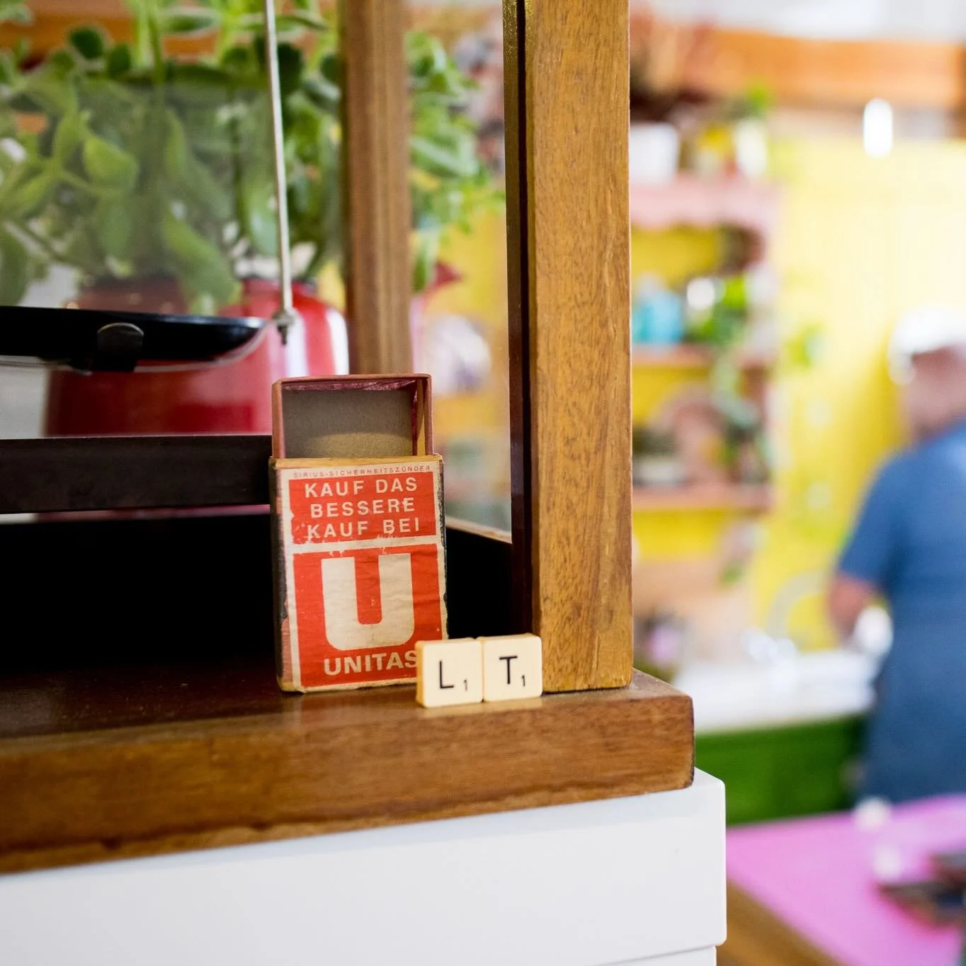 Ever wondered what goes on in an artists studio? 

Why not come and see @themodelhouse_llantrisant Christmas Open Studios tomorrow, Saturday 6 December from 10am until 5pm.

Meet the makers on our mountain, buy small, buy local and support small busi