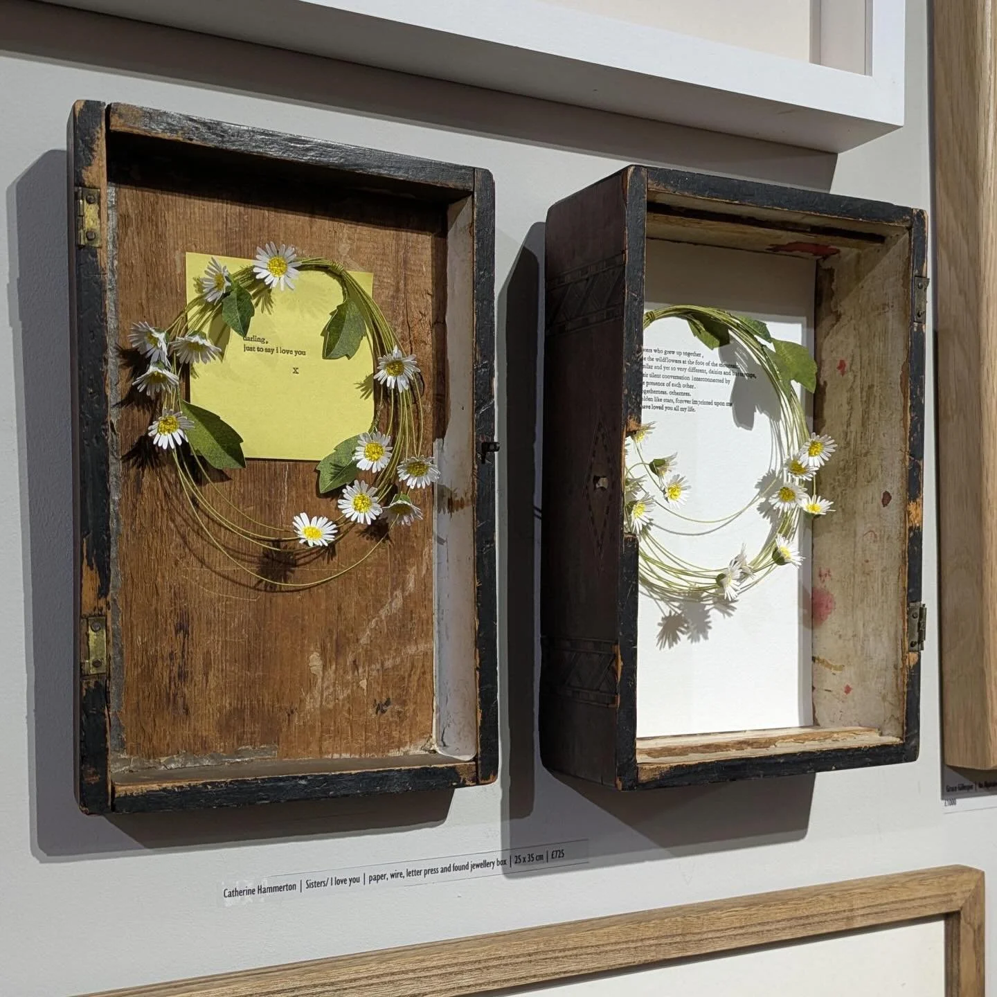 Works on Paper @thegalleryatgreenandstone is open until 20 February and I&rsquo;m delighted to have two pieces included in this beautiful exhibition ✨ 

With a focus on contemporary, unique, and affordable artwork, @thegalleryatgreenandstone and its 