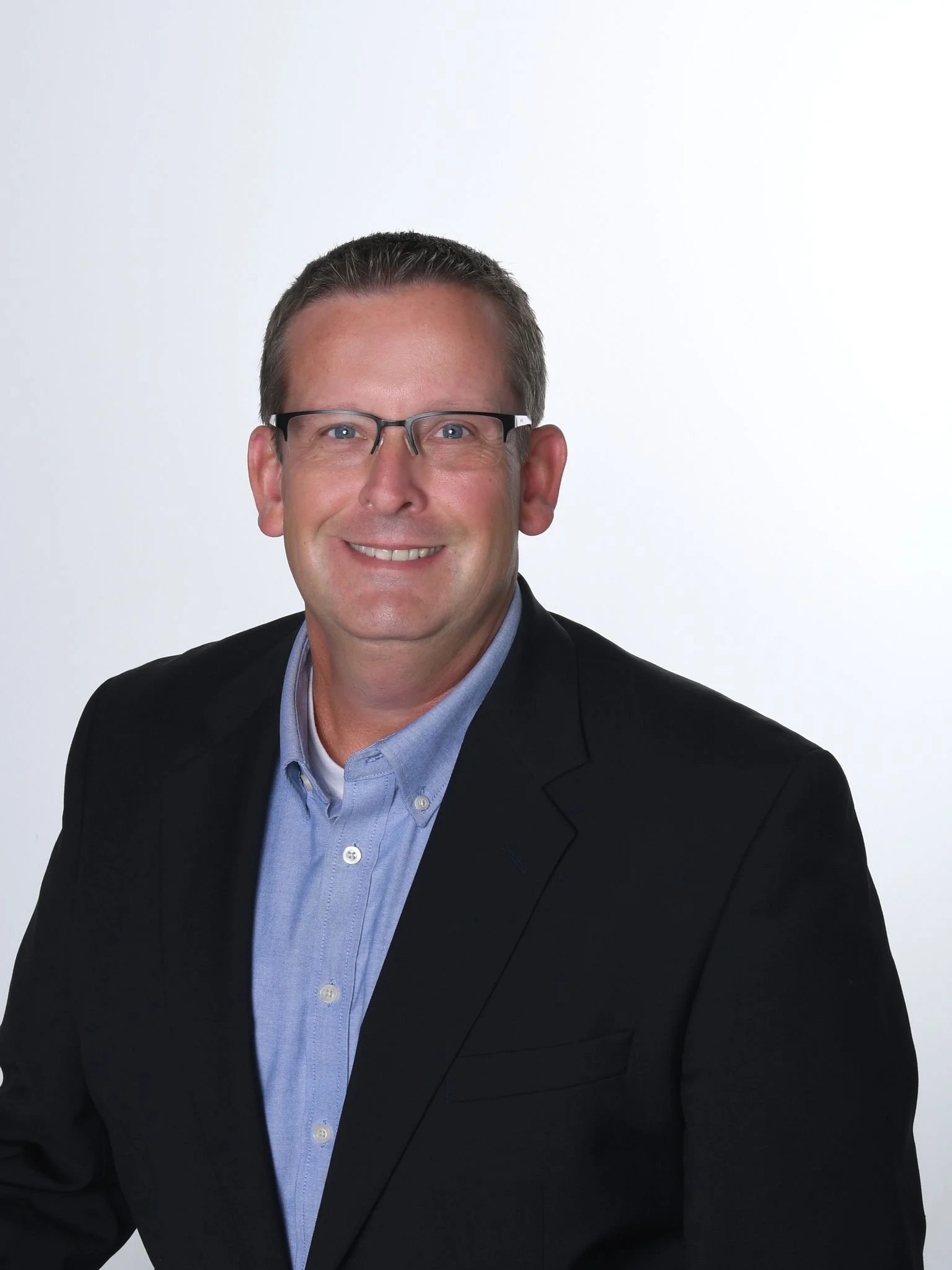 Headshot Pic 9-2023.jpeg