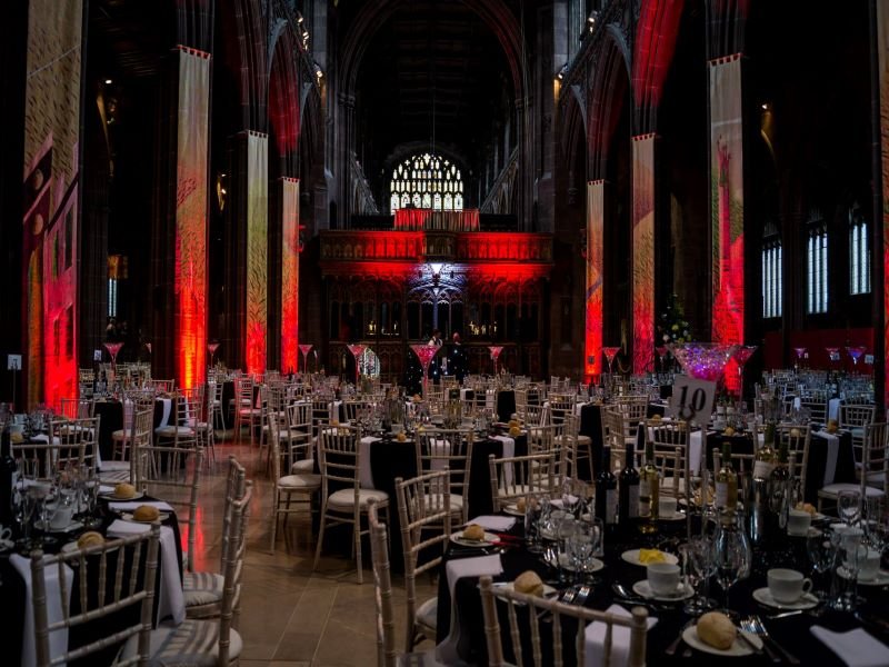 Manchester-Cathedral-looking-from-the-entrance.jpg