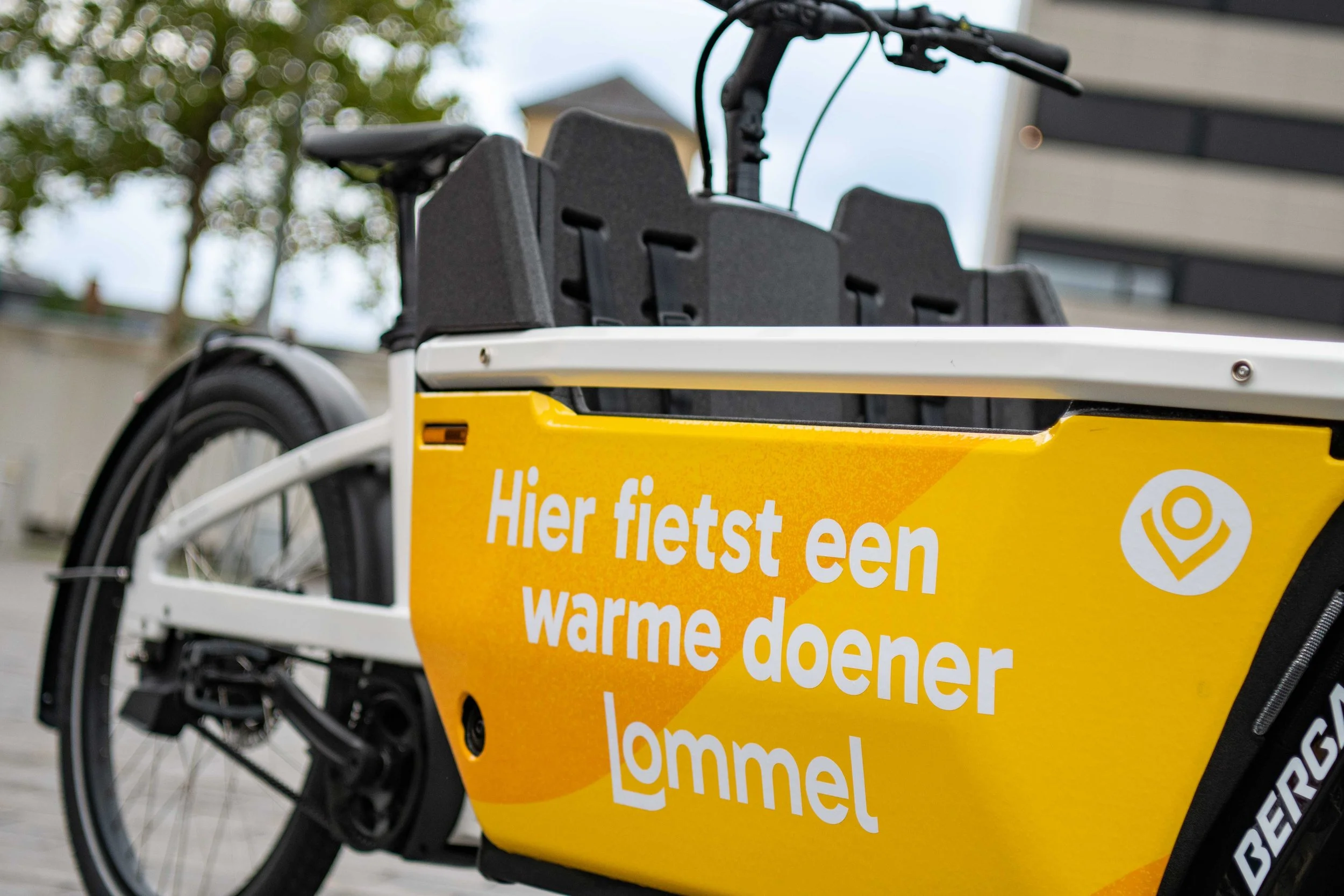 Logo Lommel bakfiets.jpg
