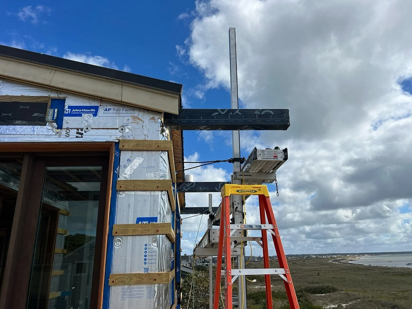 The sun is out and pouring into the windows of our Provincetown project today. We&rsquo;re making great headway on this new build with @kennardarchitects installing framing, siding, windows and doors. 
&bull;
&bull;
&bull;
Construction: @cambridgepor