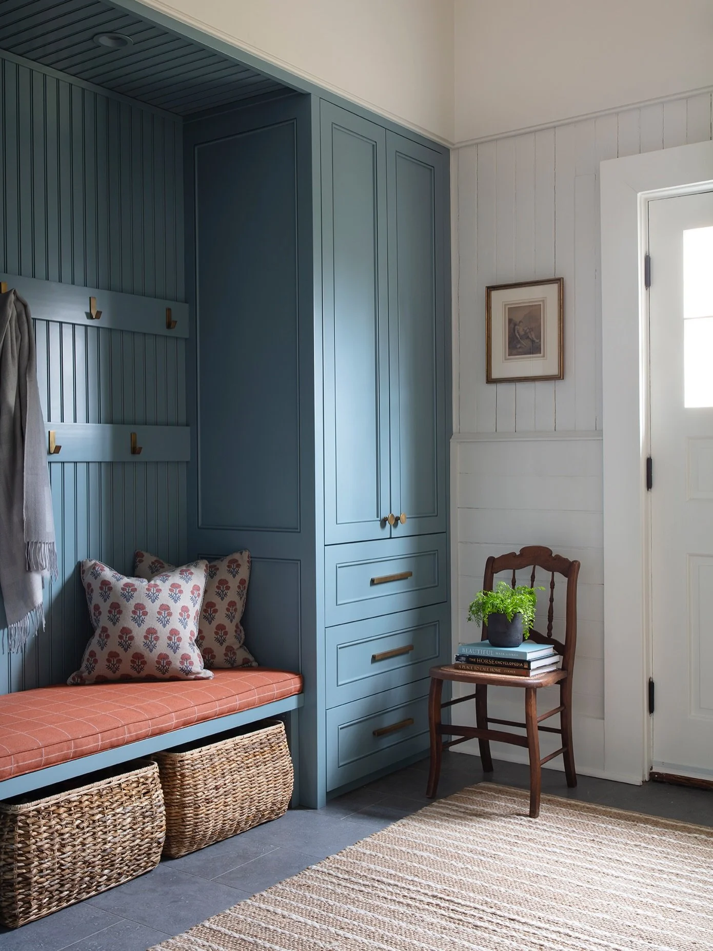 A quality designed and built mudroom makes all the difference in New England winters. The incredible designers behind these spaces provided our clients with adequate storage and seating. 
&bull;
&bull;
&bull;
Construction: @cambridgeport_construction