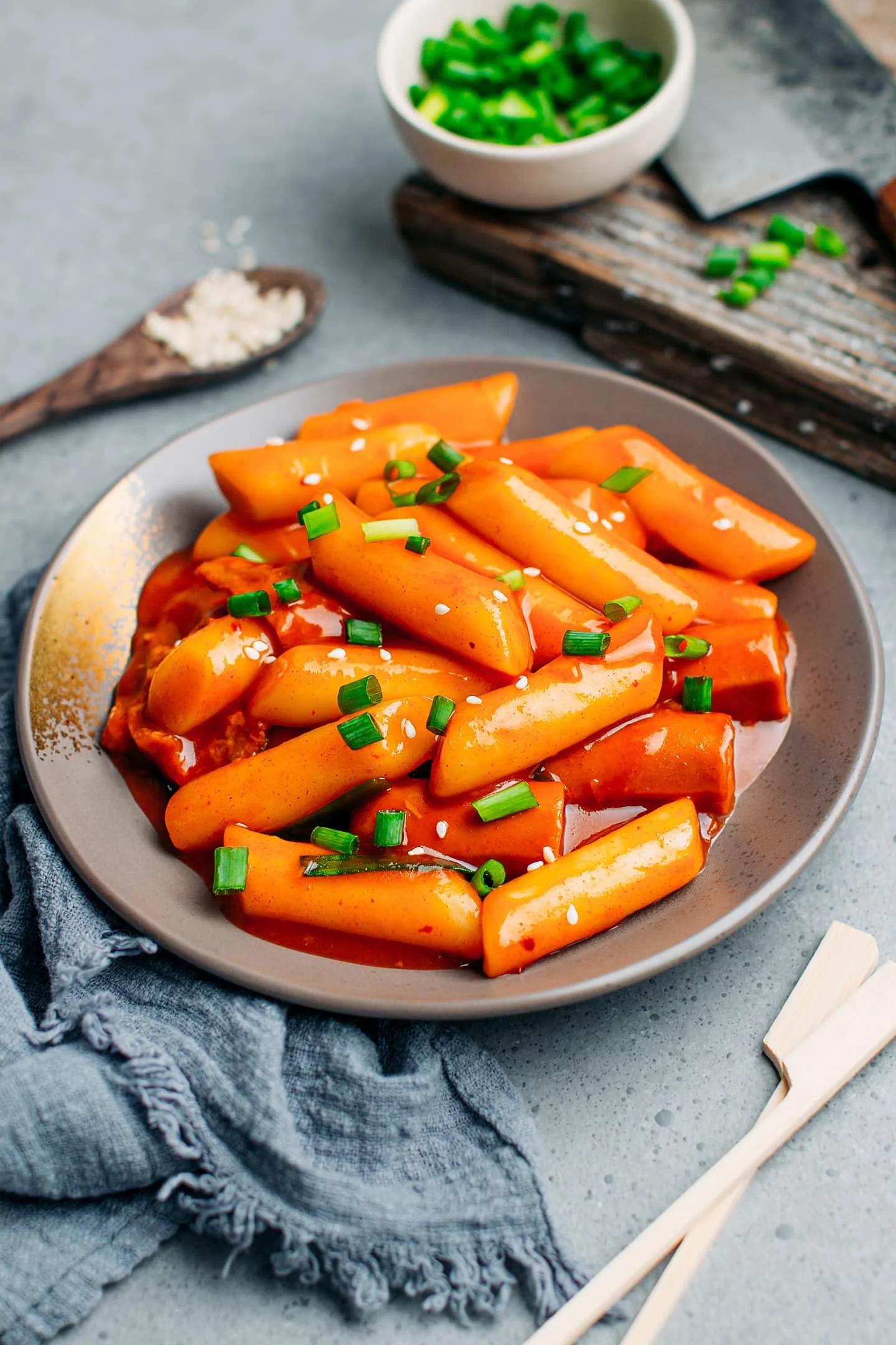 best-vegan-tteokbokki-with-cocktail-sausages-and-tofu-fish-korean-inspired-37.jpg
