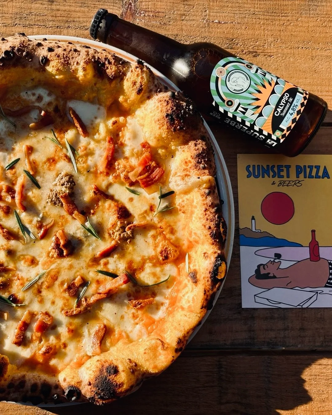 🍂 L&rsquo;automne s&rsquo;invite sur la pizza du moment : cr&egrave;me de butternut, guanciale, mozza fum&eacute;e, gorgonzola et romarin&hellip;🤤

Juste parfaite pour les soirs qui rafra&icirc;chissent 🧡

Dispo en ce moment chez Trallall&agrave; 