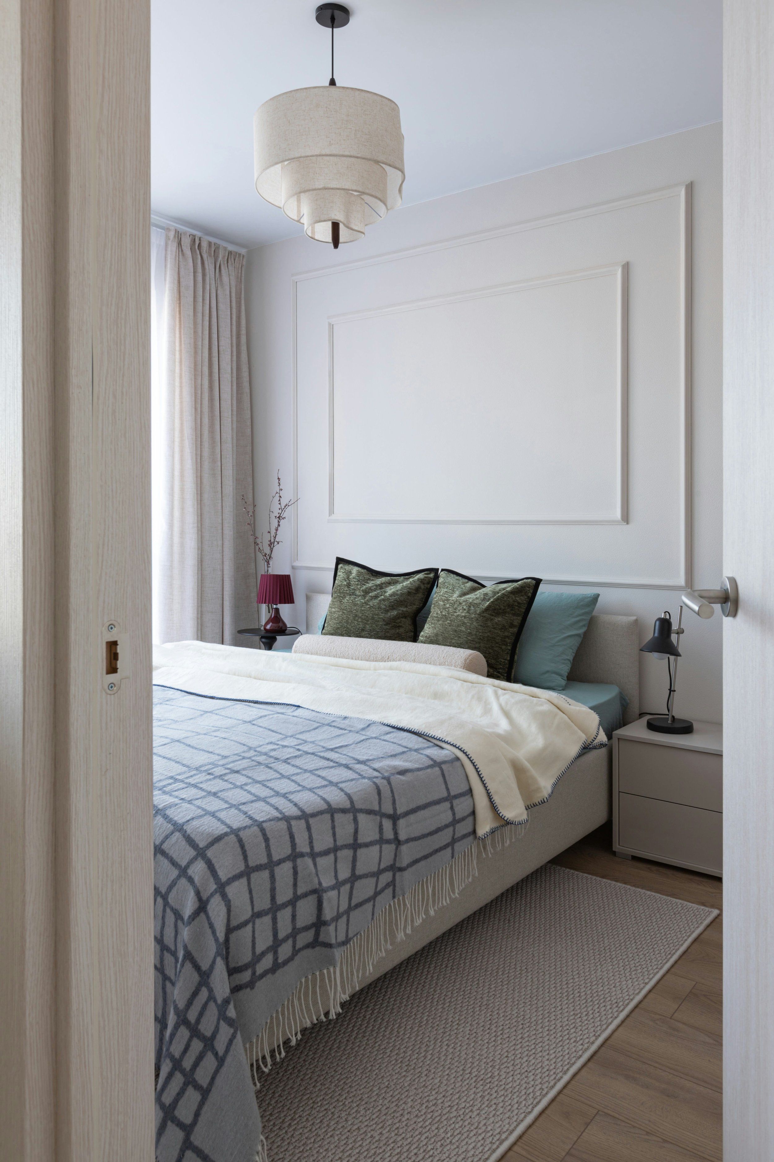 Kleines Schlafzimmer größer wirken lassen: 5 Tipps