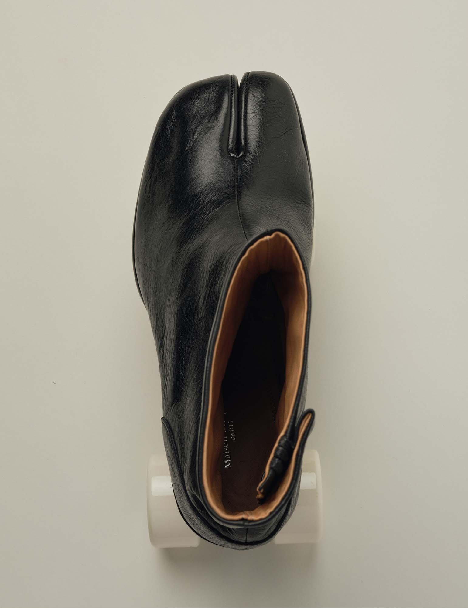 The Rise of Camel Toe Shoes: From Function to Fashion Phenomenon