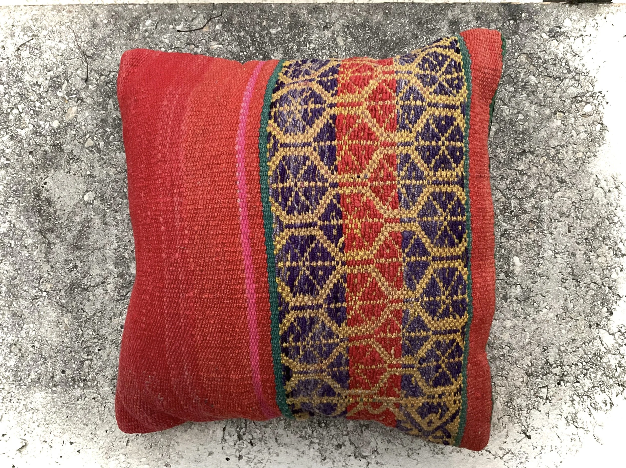 Paru Paru Handwoven Wool Pillow Cover – Sacred Textile
