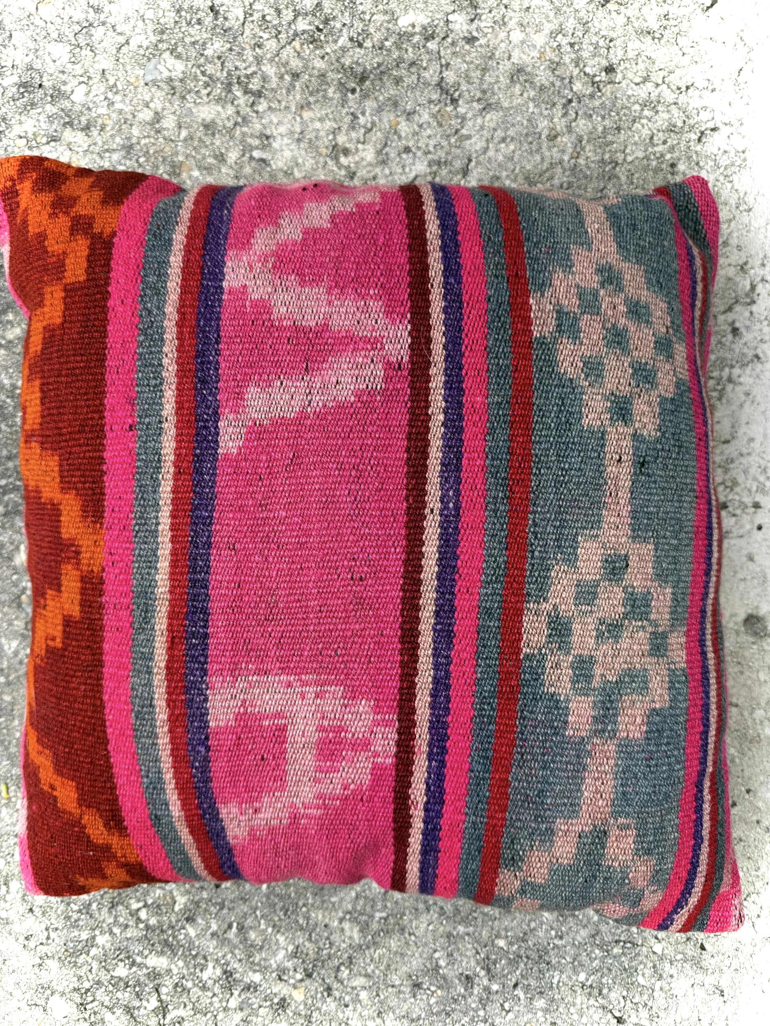 Paru Paru Handwoven Wool Pillow Cover – Sacred Textile