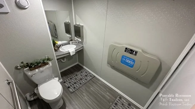 ada_restroom_trailer_10_station_oahu_series_ada_interior.jpg