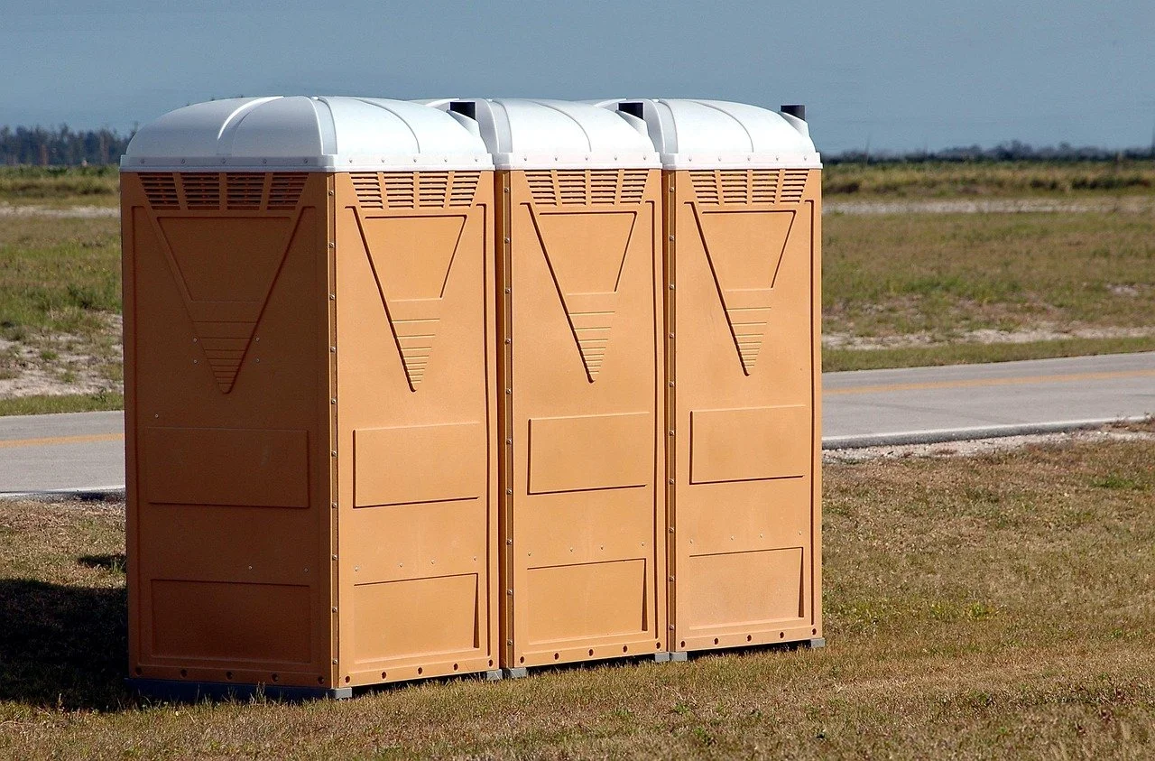 portable-toilets-3042624_1280.jpg
