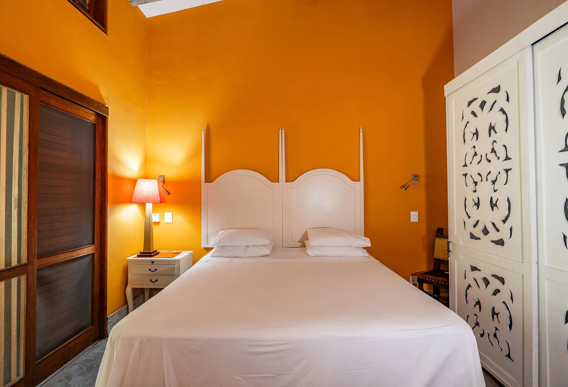 orange-walled-bedroom-in-el-capote-finca.jpg
