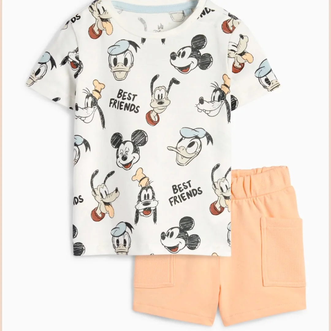 Conjunto Bebé C&A Disney "Best Friends" – Camiseta Estampada y Short Texturizado