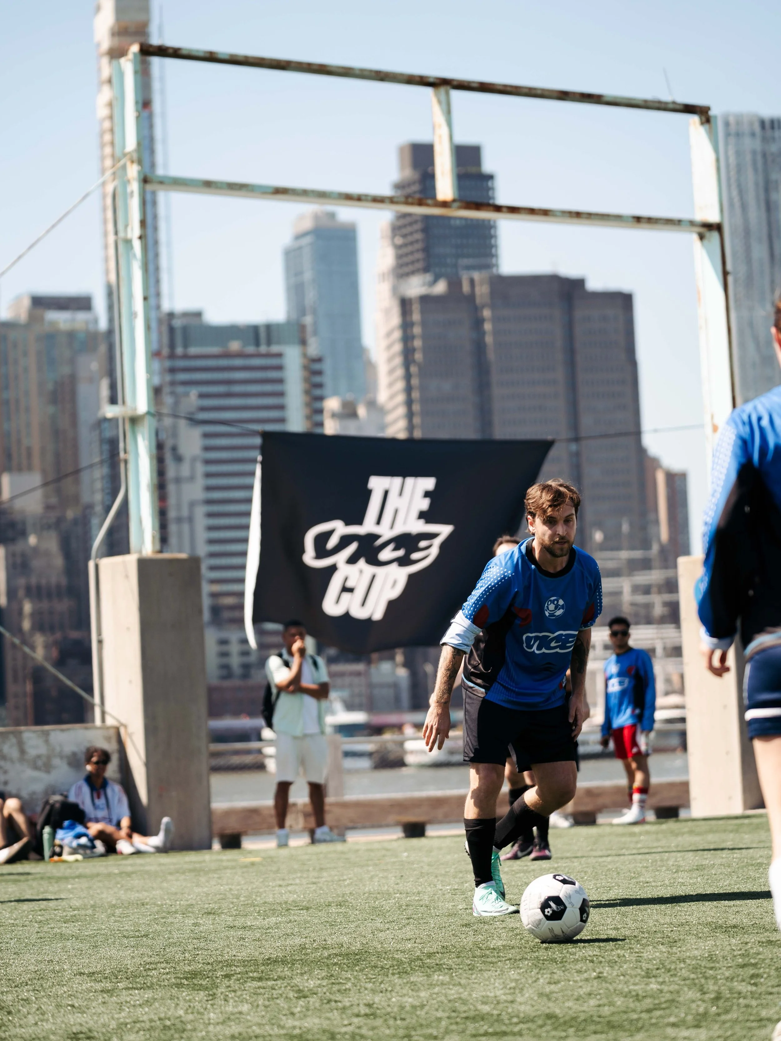 Leveled 🆙 with @vicesports 🏆🏙️

📍 @brooklynbridgepark 
⚽️ @nycfootyofficial
🎶 @ayannaheaven
