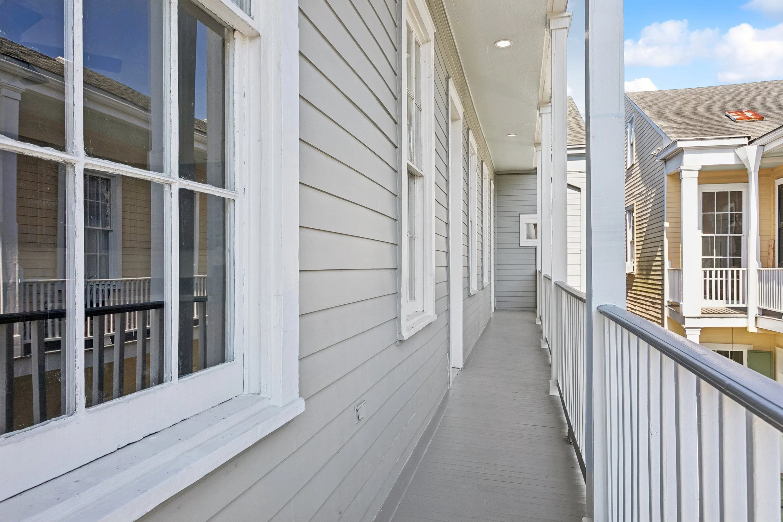 06 Balcony