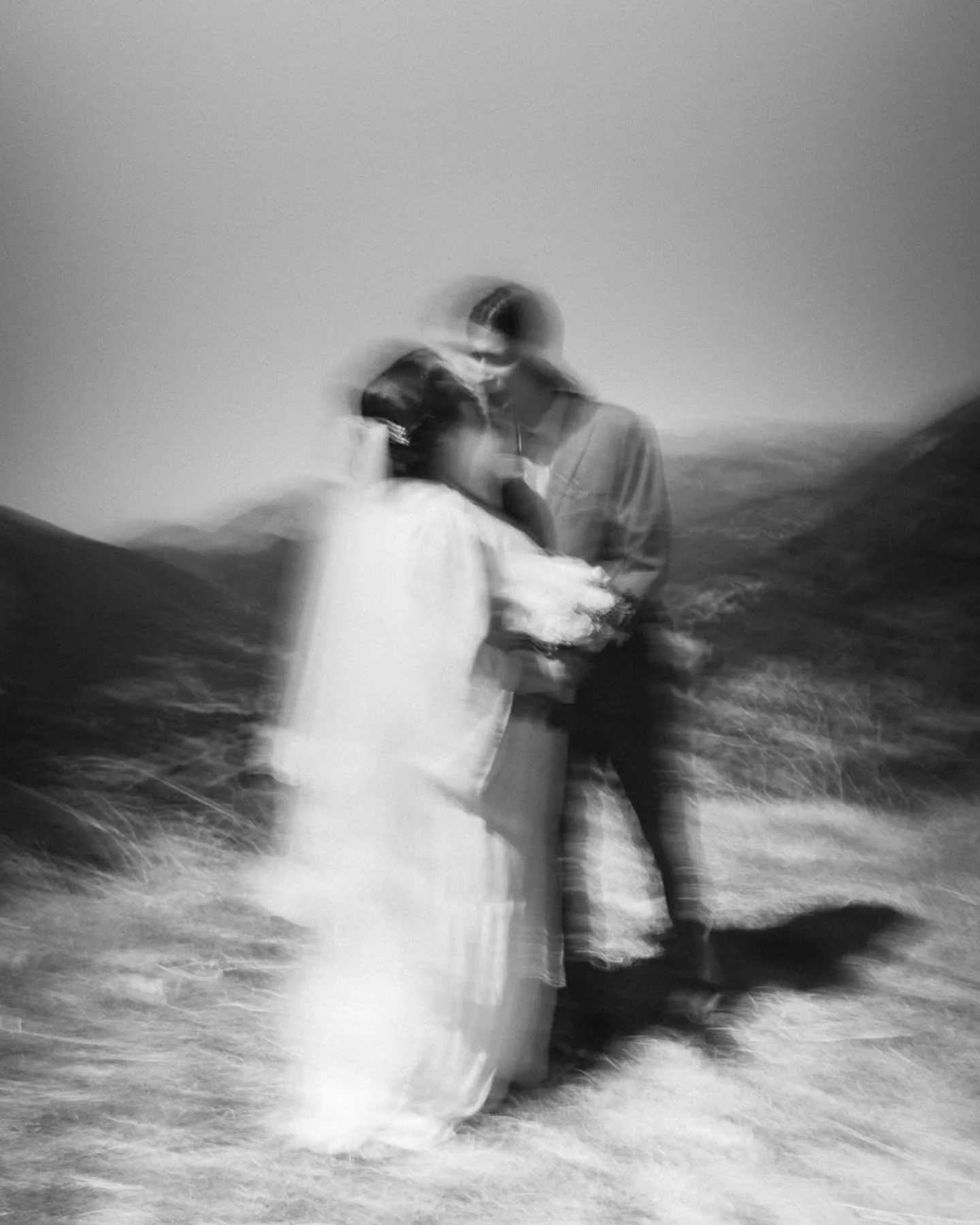 A quiet moment on the ridge.
Wind, light, mountains &mdash; and the way two people look at each other when no one is watching.

Stillness. Presence. Truth.
#stillnesspresencetruth #alexandrosaidonis