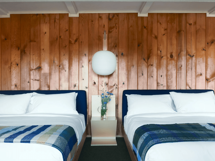 Shared room with two queen beds