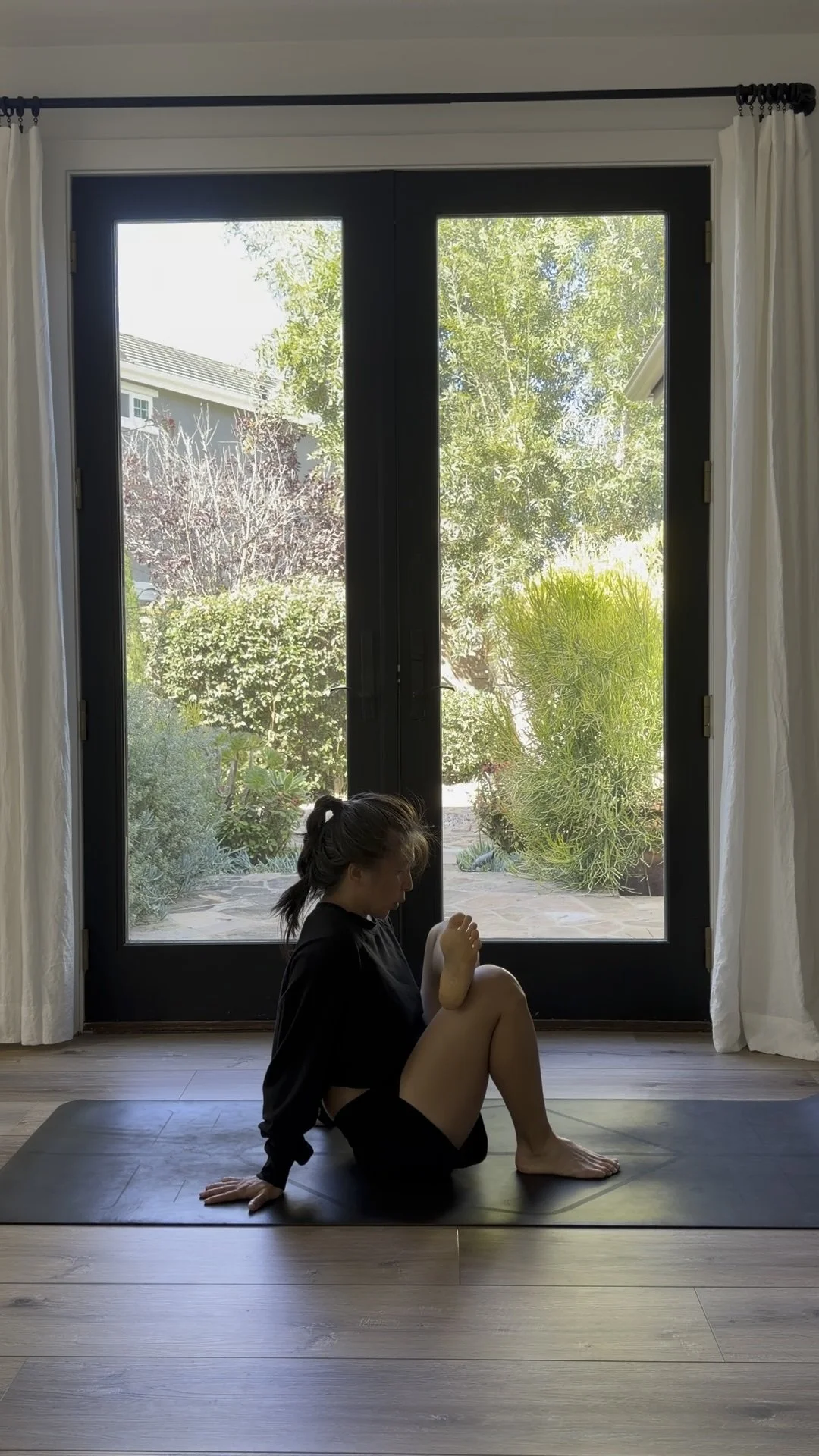 Glutes and IT Band Recovery